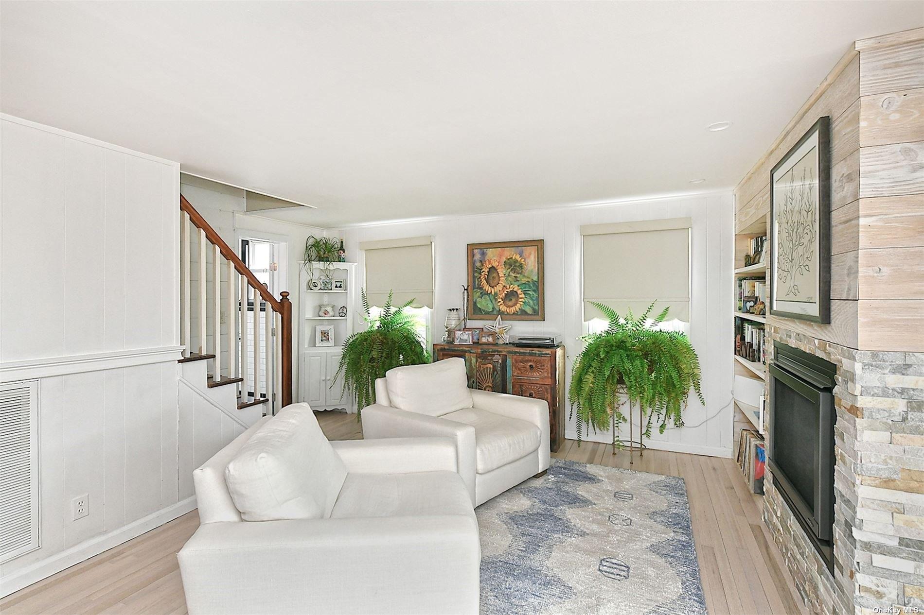Single Family Oak Beach Road  Suffolk County, NY 11702, MLS-843226-10