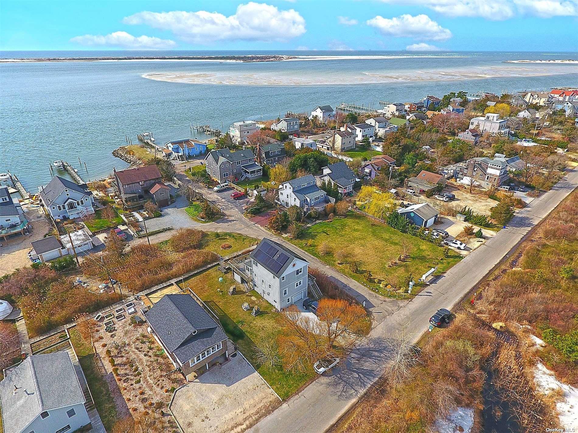 Single Family Oak Beach Road  Suffolk County, NY 11702, MLS-843226-28