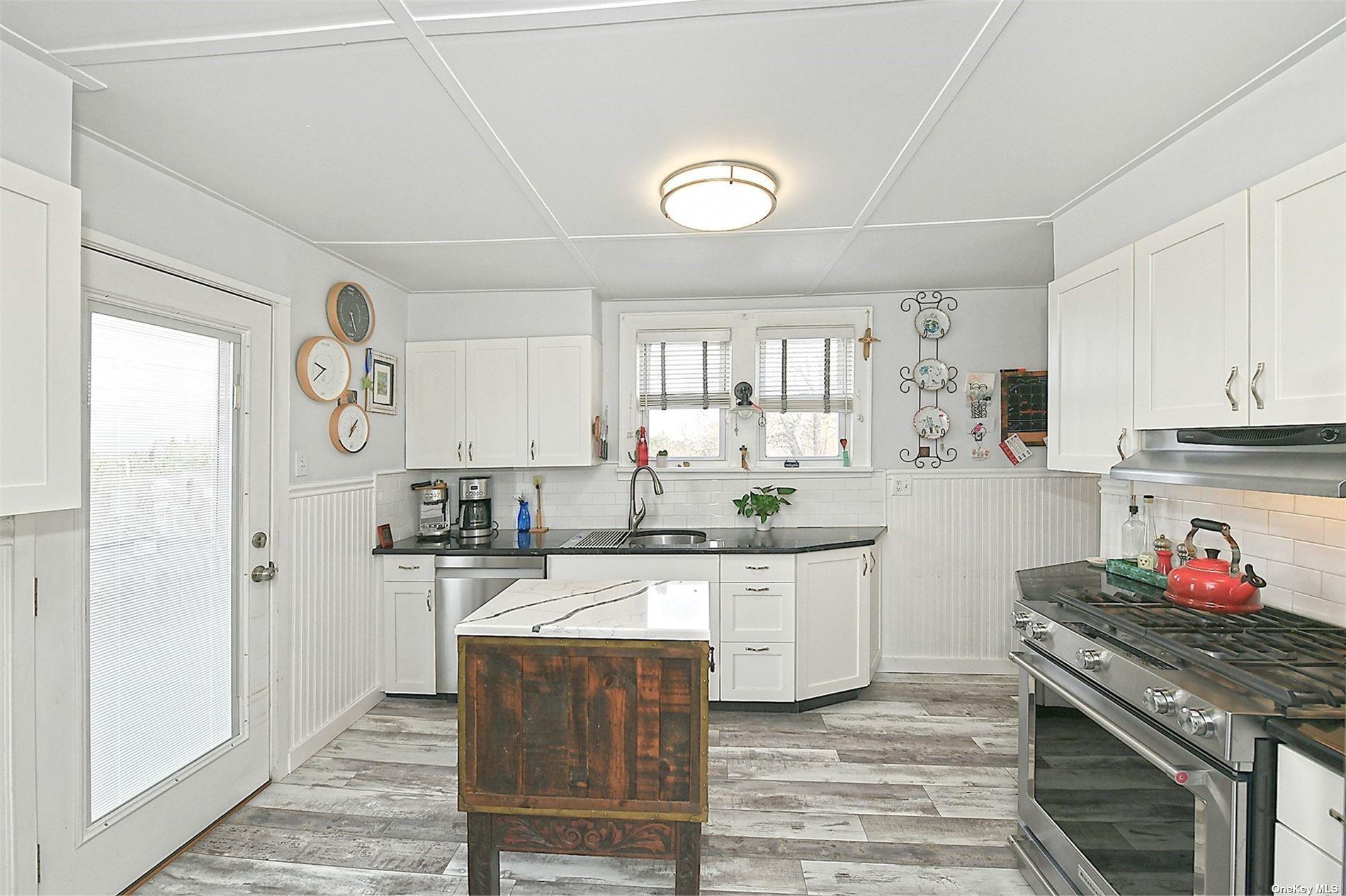 Single Family Oak Beach Road  Suffolk County, NY 11702, MLS-843226-4