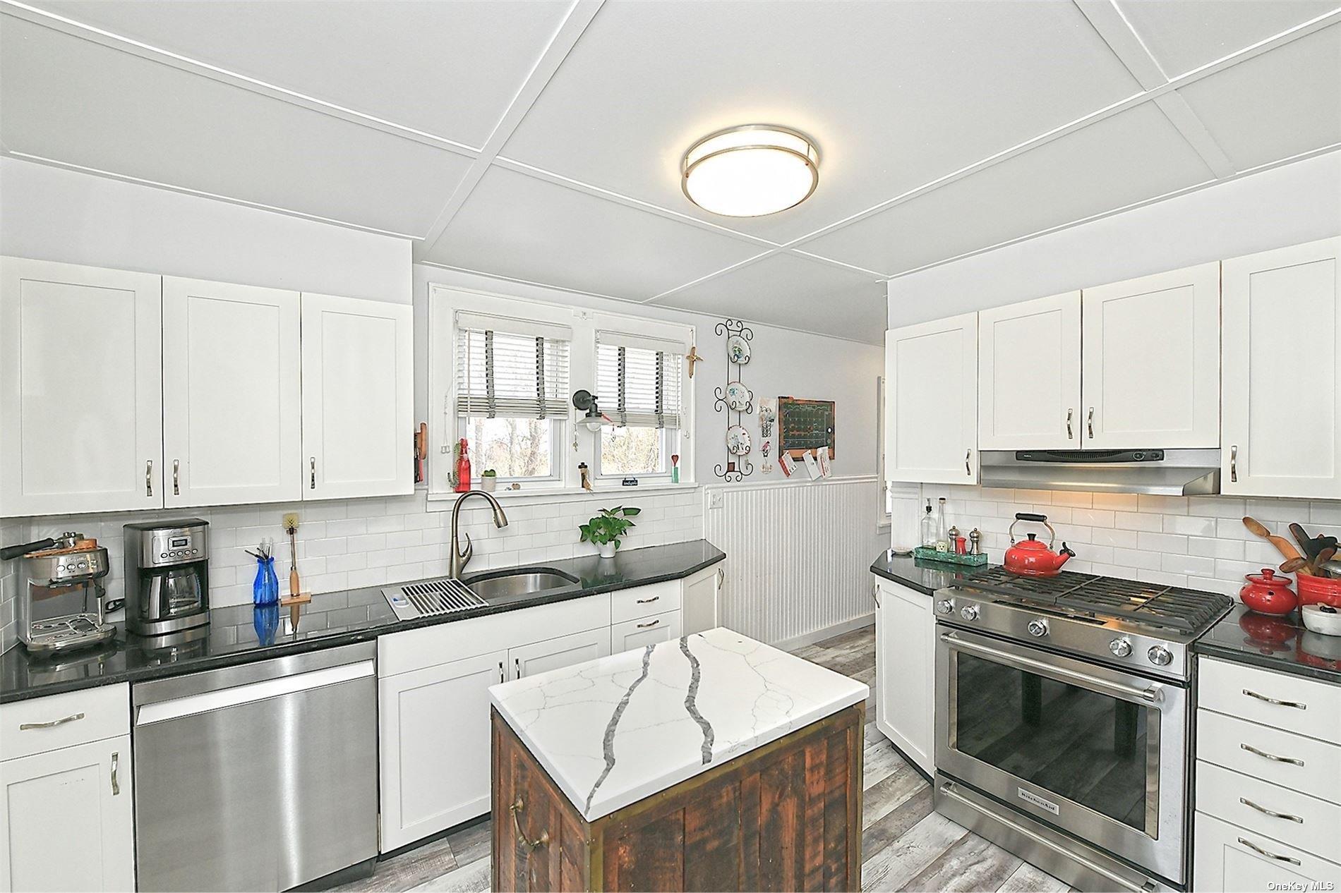 Single Family Oak Beach Road  Suffolk County, NY 11702, MLS-843226-5
