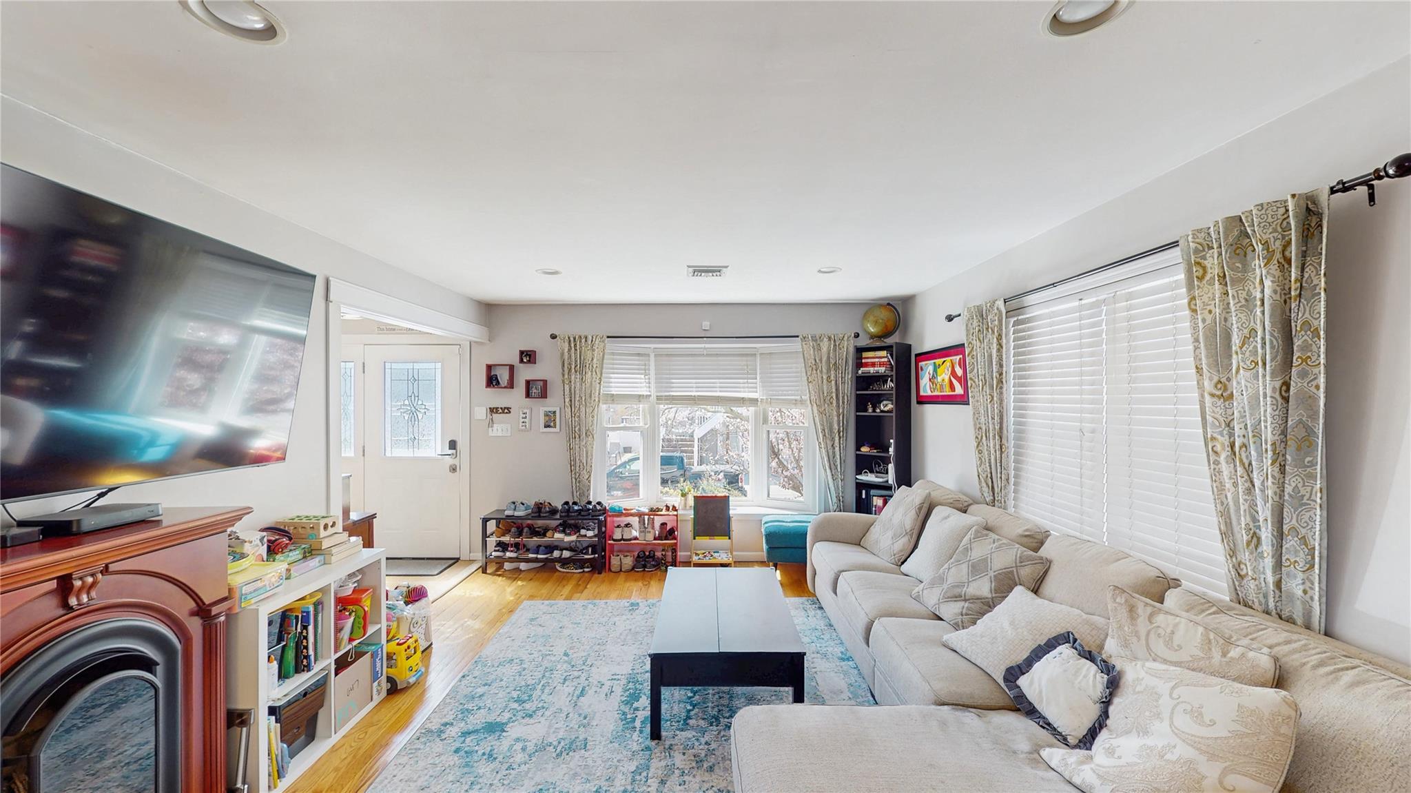 Single Family Lincoln  Nassau County, NY 11510, MLS-843244-2