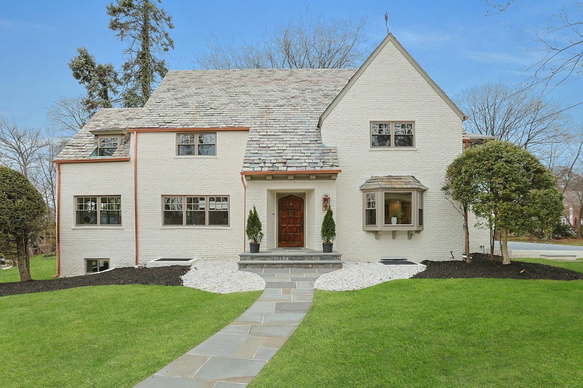 Single Family in New Rochelle - Glenmore  Westchester County, NY 10801