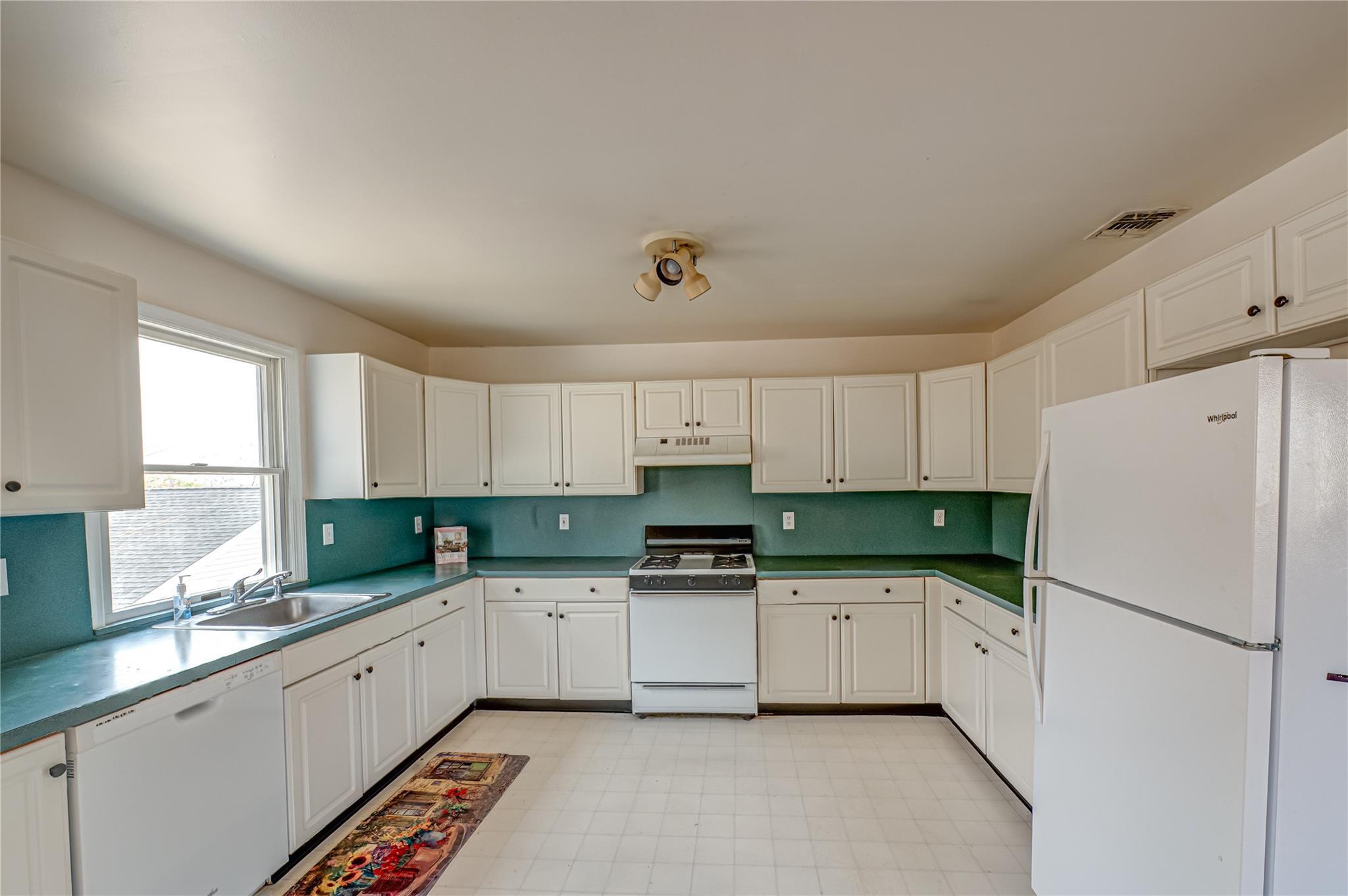 Single Family Black Gum Tree  Suffolk County, NY 11754, MLS-843275-19