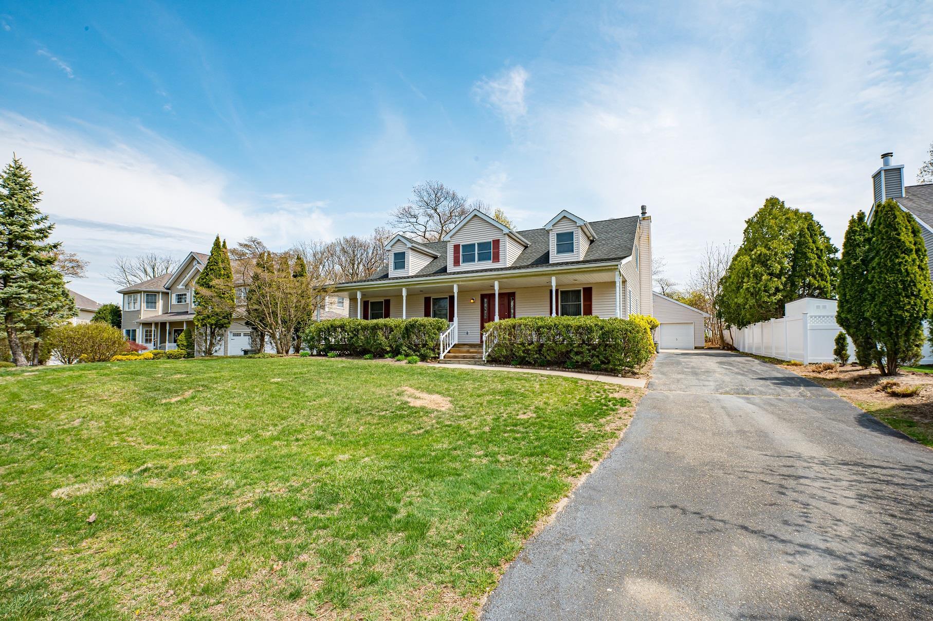 Single Family Black Gum Tree  Suffolk County, NY 11754, MLS-843275-2