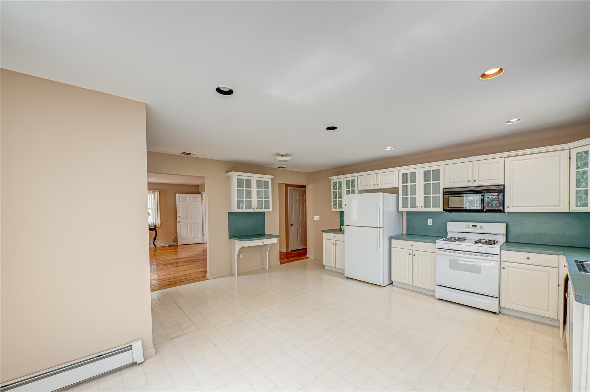 Single Family Black Gum Tree  Suffolk County, NY 11754, MLS-843275-3