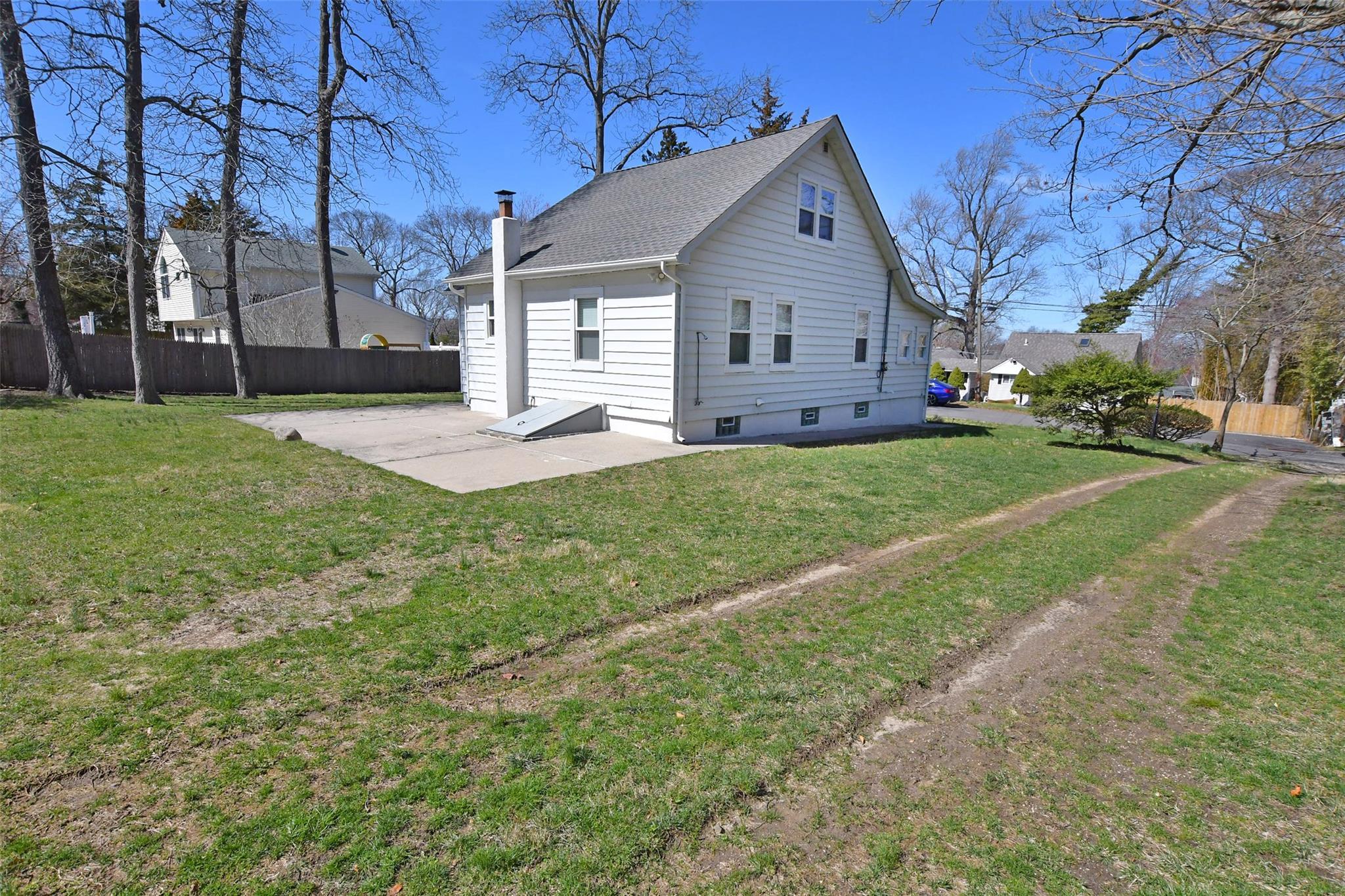 Single Family Triton  Suffolk County, NY 11778, MLS-843276-27