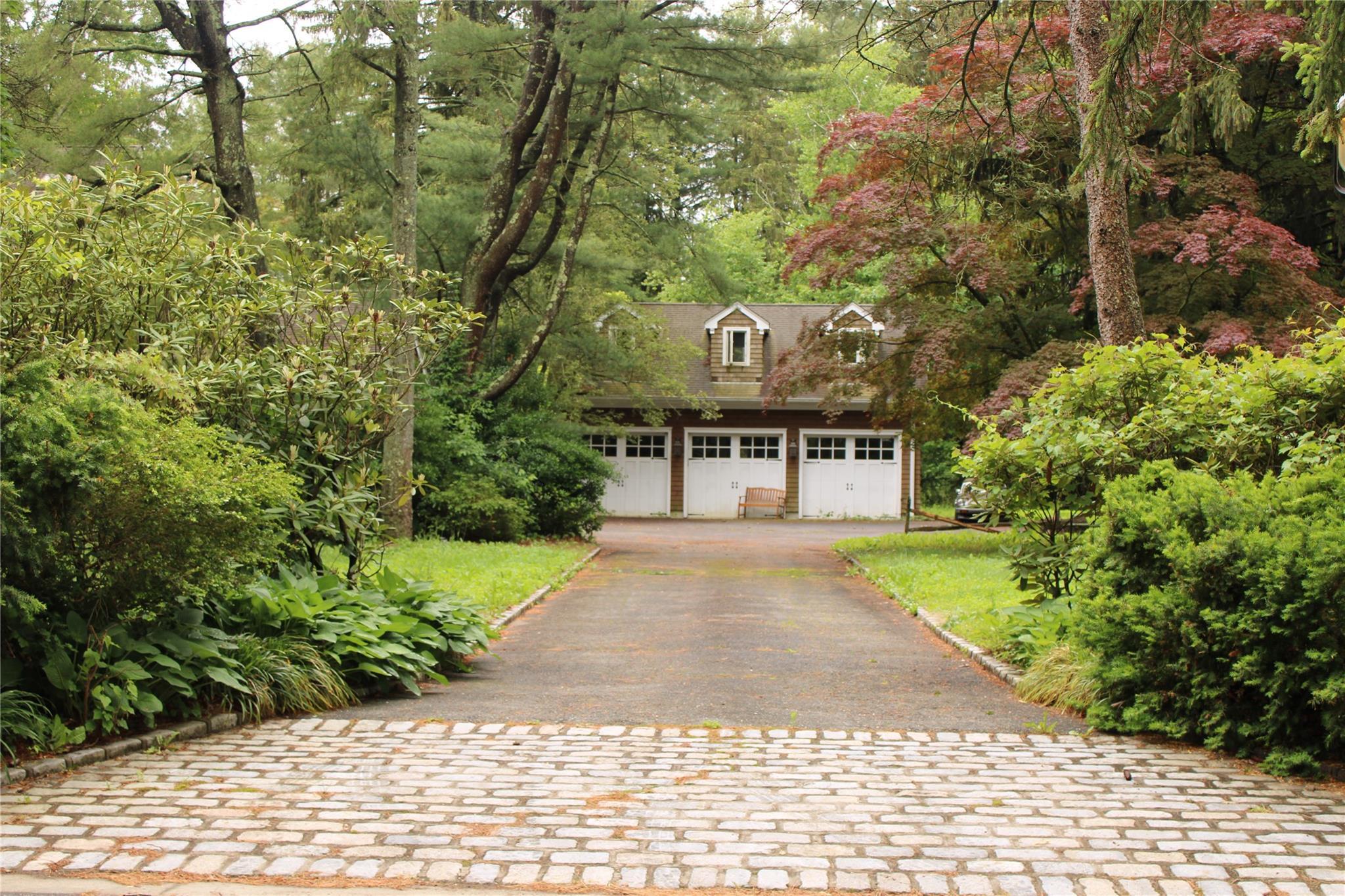 Single Family Locust  Nassau County, NY 11545, MLS-843301-2