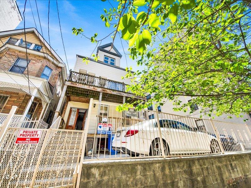 Single Family Bainbridge  Bronx, NY 10458, MLS-843337-25