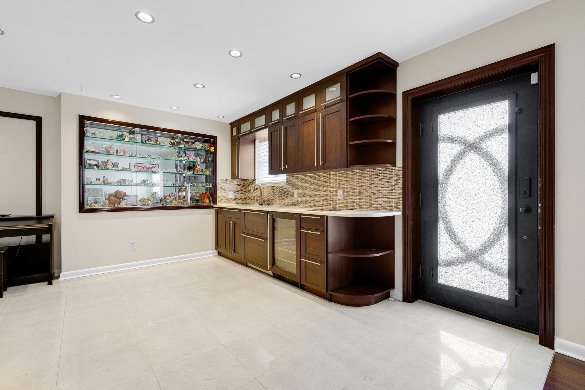 Single Family 58th  Queens, NY 11379, MLS-843379-34