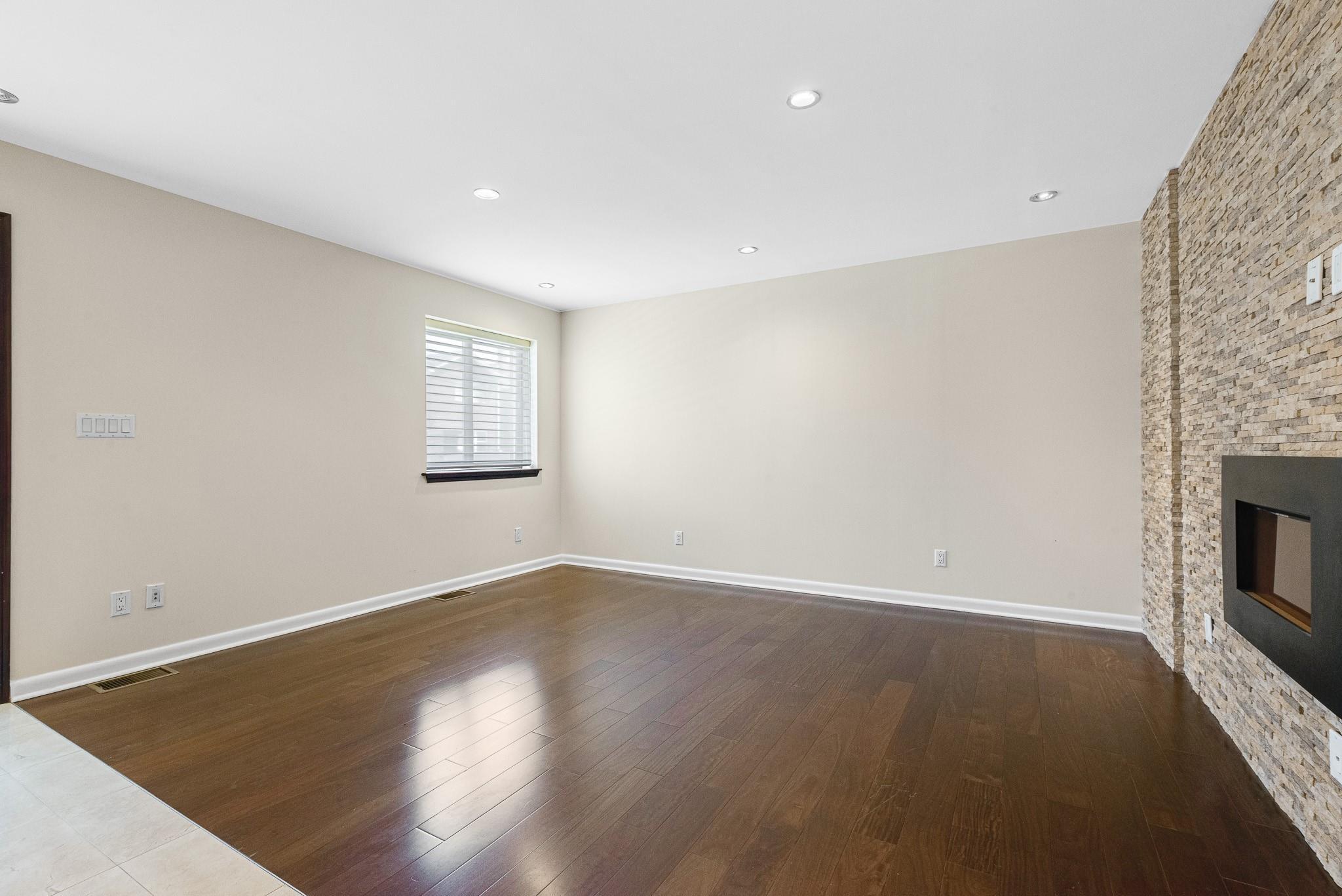 Single Family 58th  Queens, NY 11379, MLS-843379-37