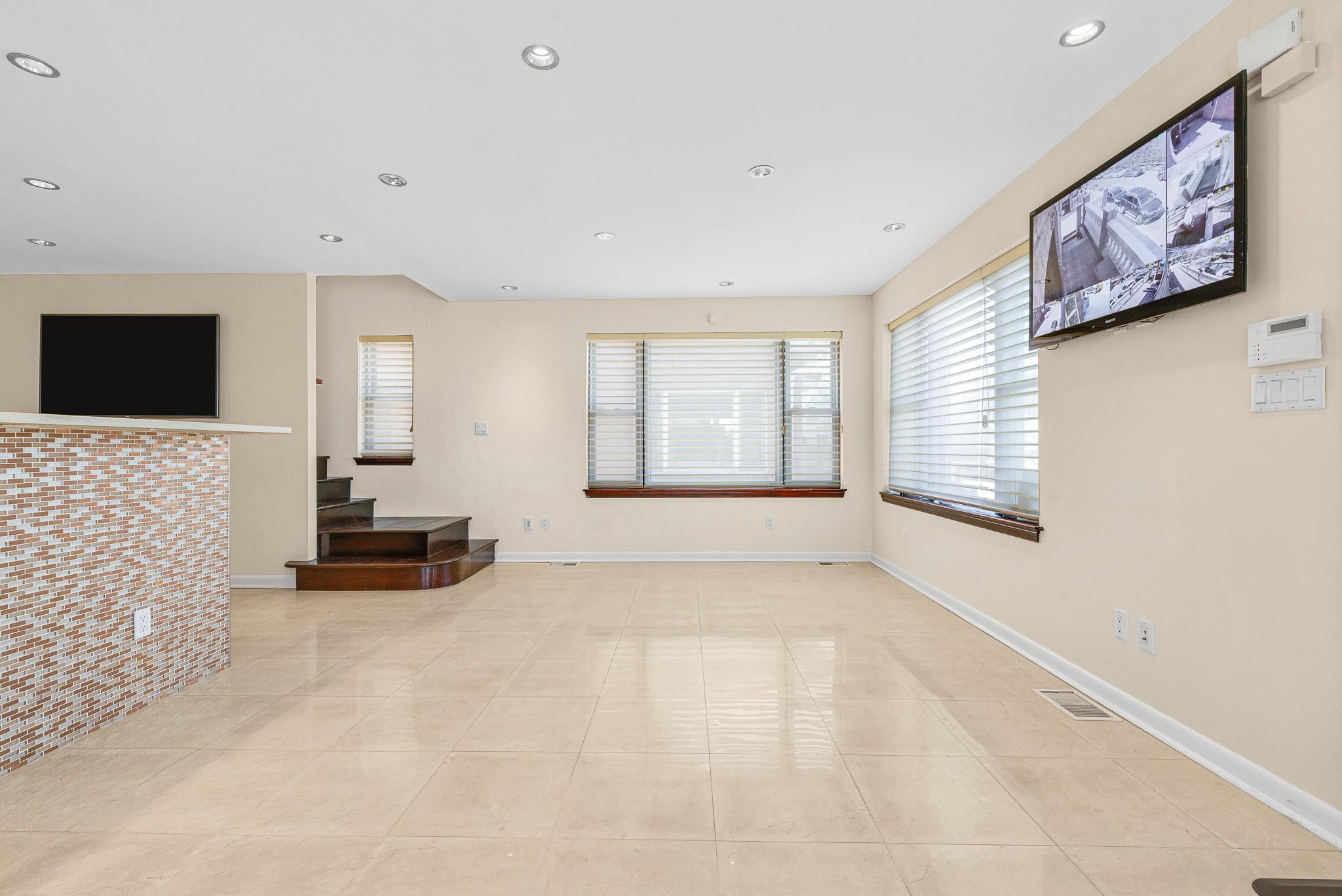 Single Family 58th  Queens, NY 11379, MLS-843379-5