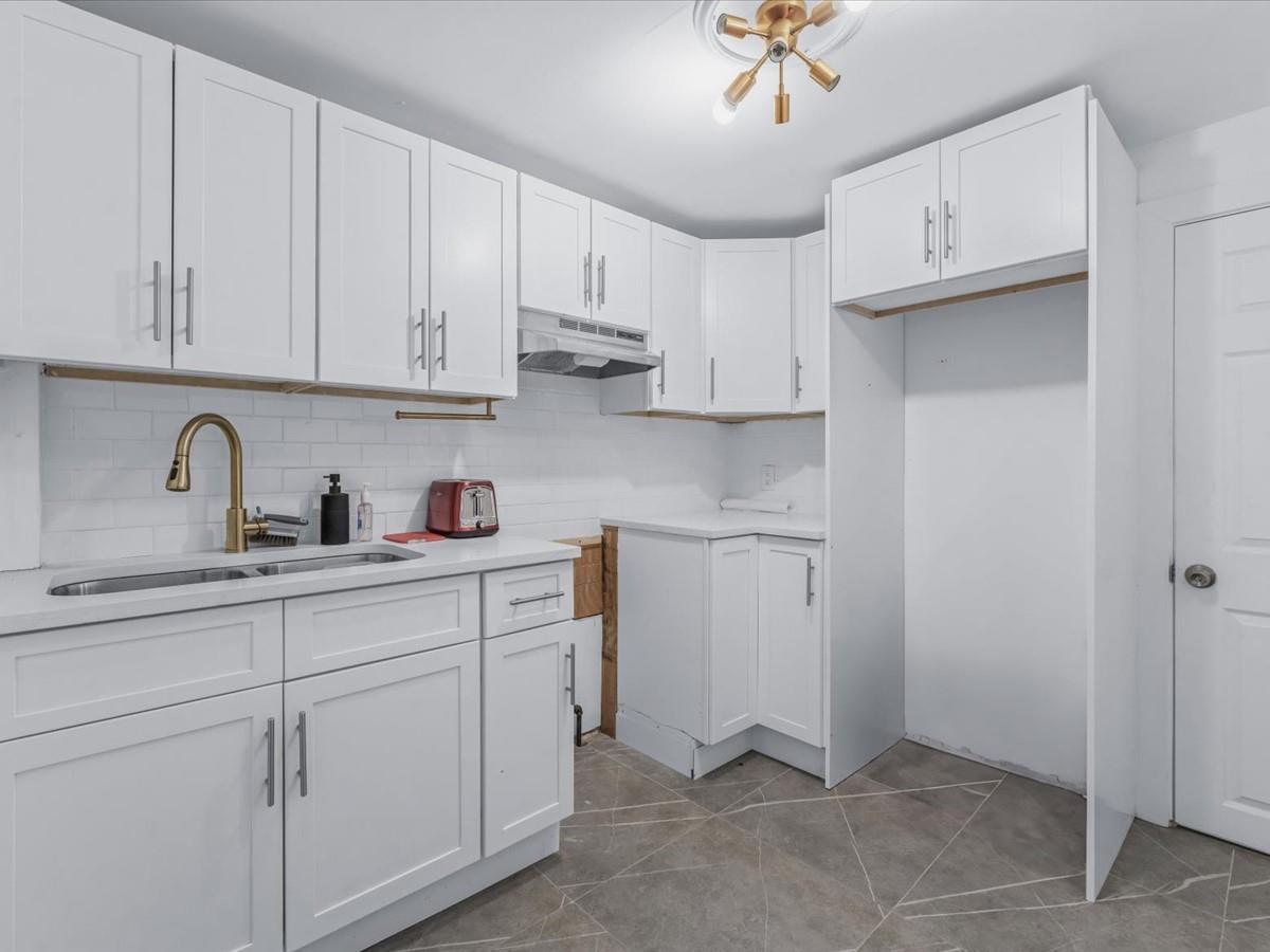 Single Family Devoe  Brooklyn, NY 11211, MLS-843408-25