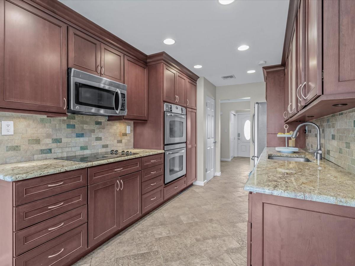 Single Family Floral  Nassau County, NY 11803, MLS-843623-10