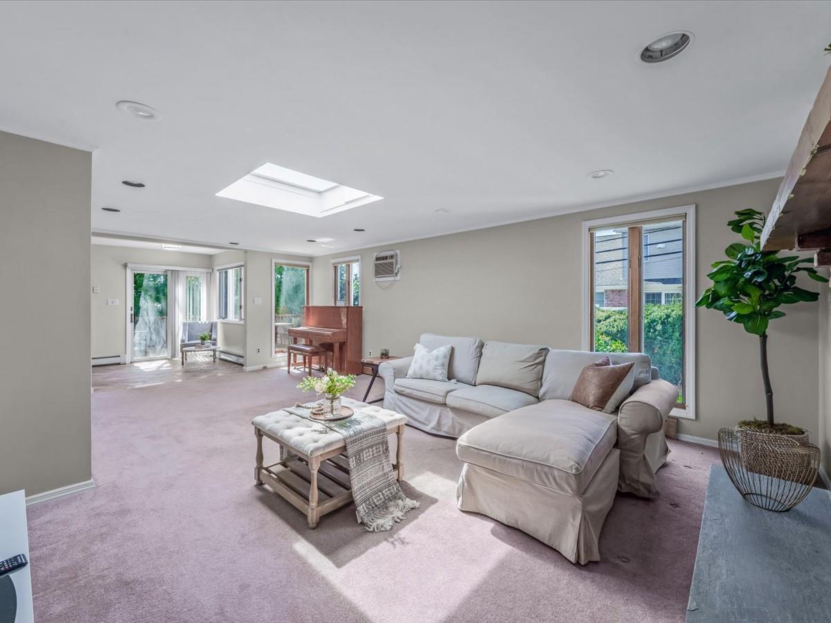 Single Family Floral  Nassau County, NY 11803, MLS-843623-15