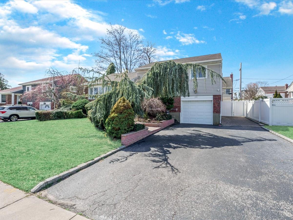 Single Family Floral  Nassau County, NY 11803, MLS-843623-2