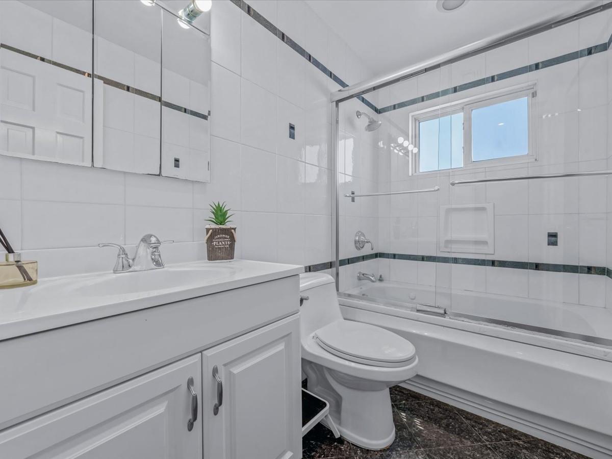 Single Family Floral  Nassau County, NY 11803, MLS-843623-21