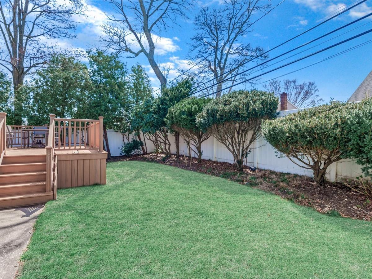 Single Family Floral  Nassau County, NY 11803, MLS-843623-25