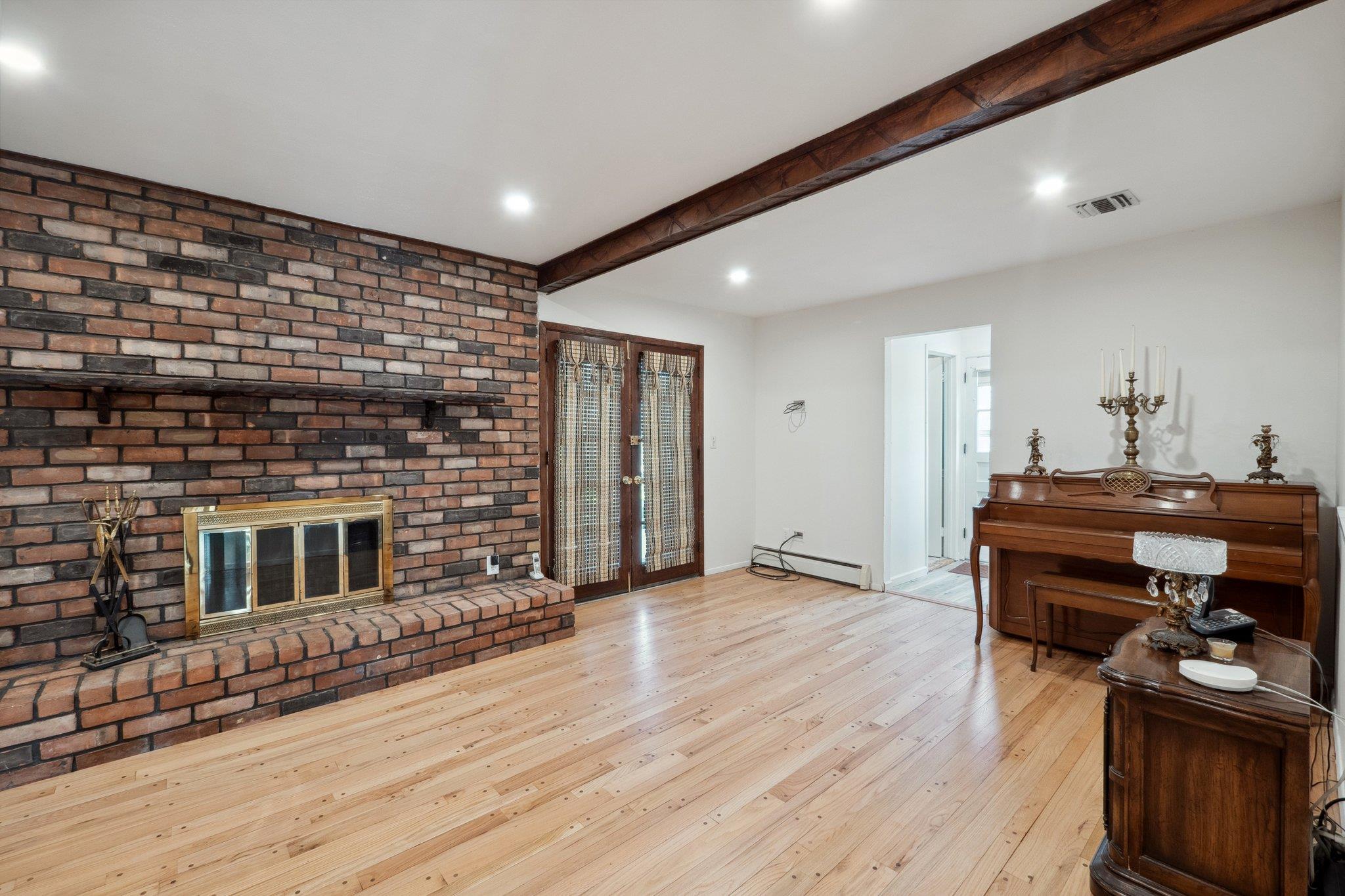 Single Family Penn  Suffolk County, NY 11746, MLS-843699-11