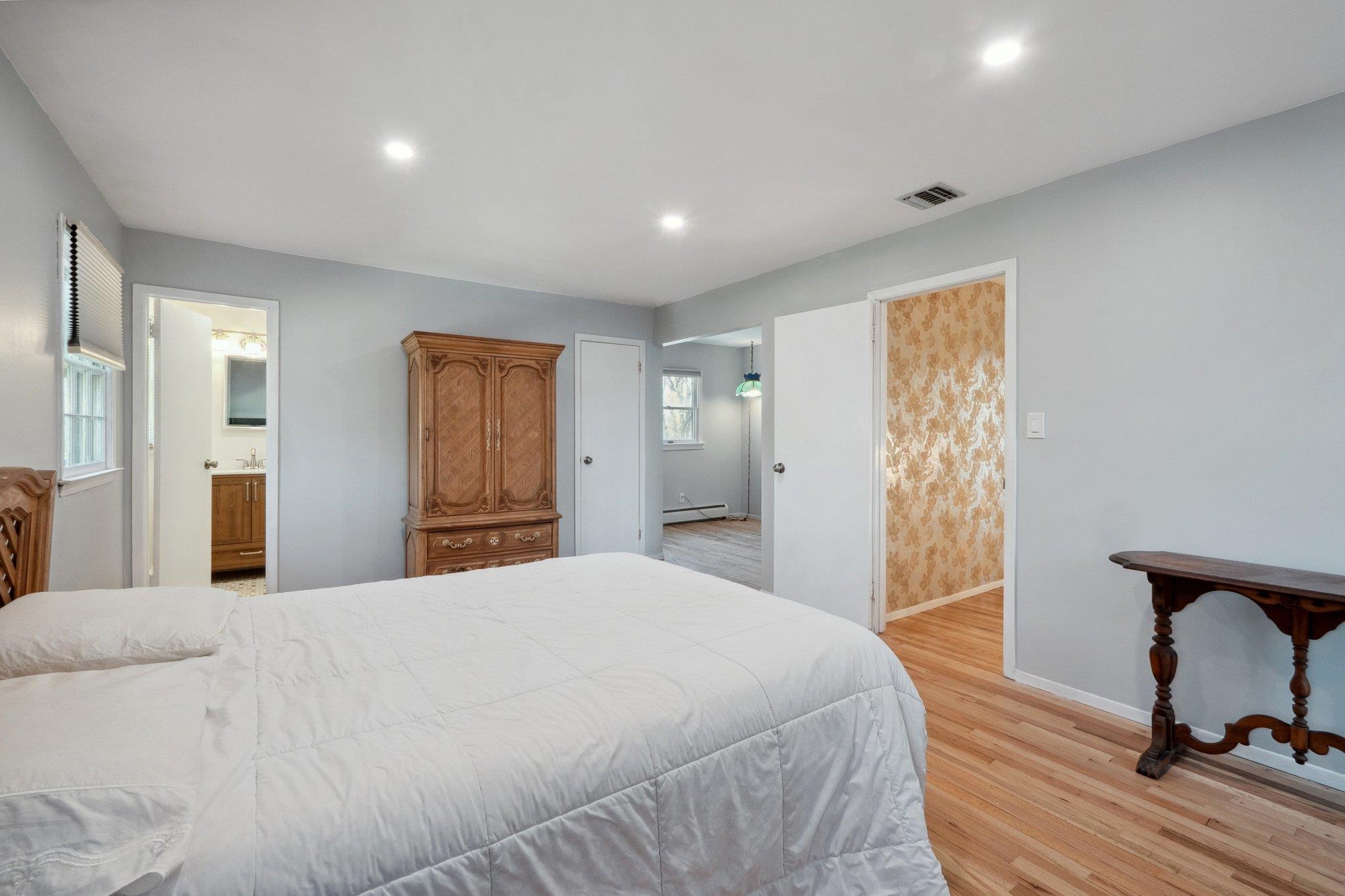 Single Family Penn  Suffolk County, NY 11746, MLS-843699-23