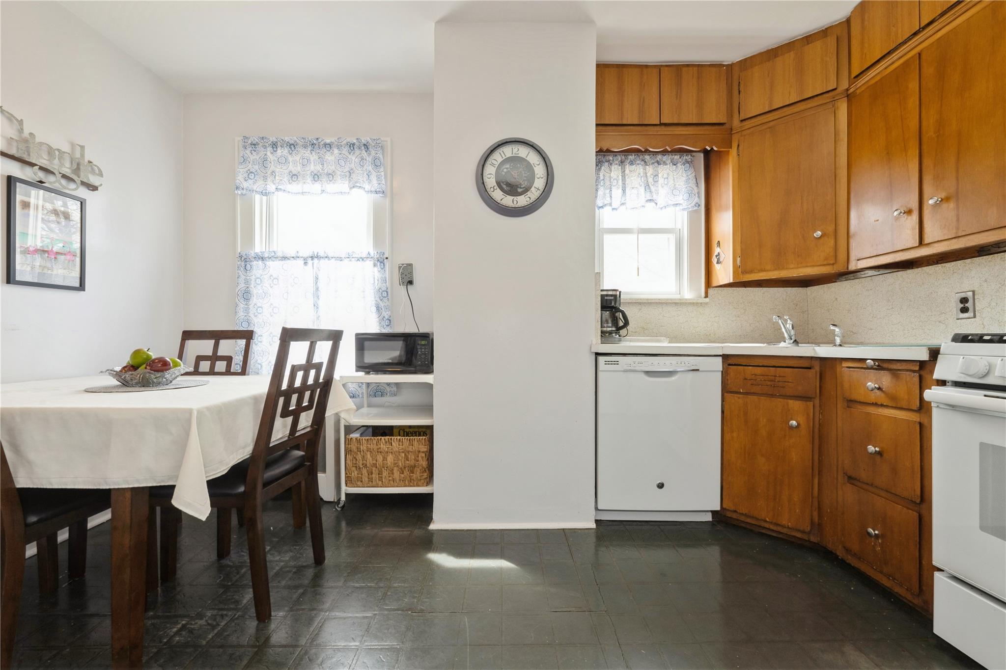 Single Family Temple  Nassau County, NY 11596, MLS-843774-7