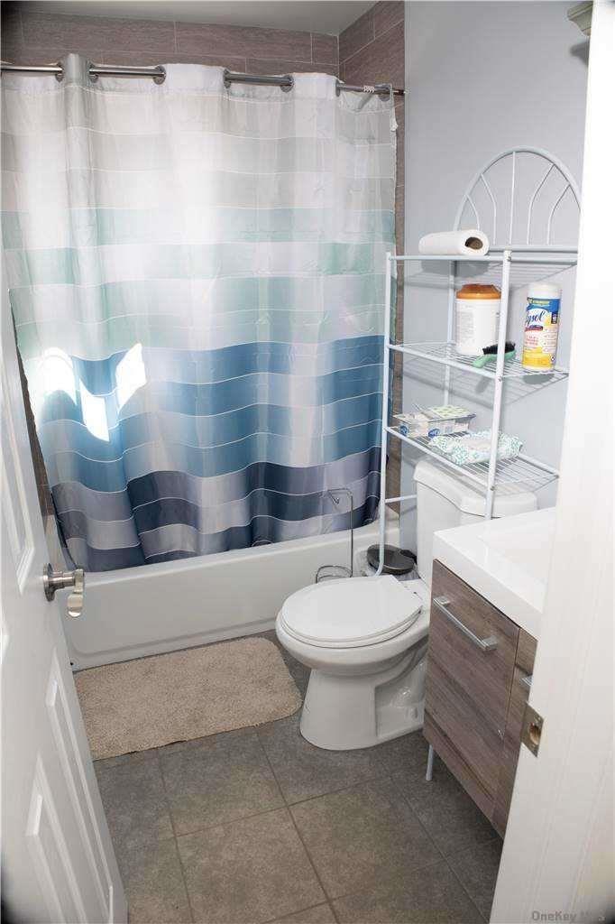 Single Family Ave  Suffolk County, NY 11763, MLS-843780-8