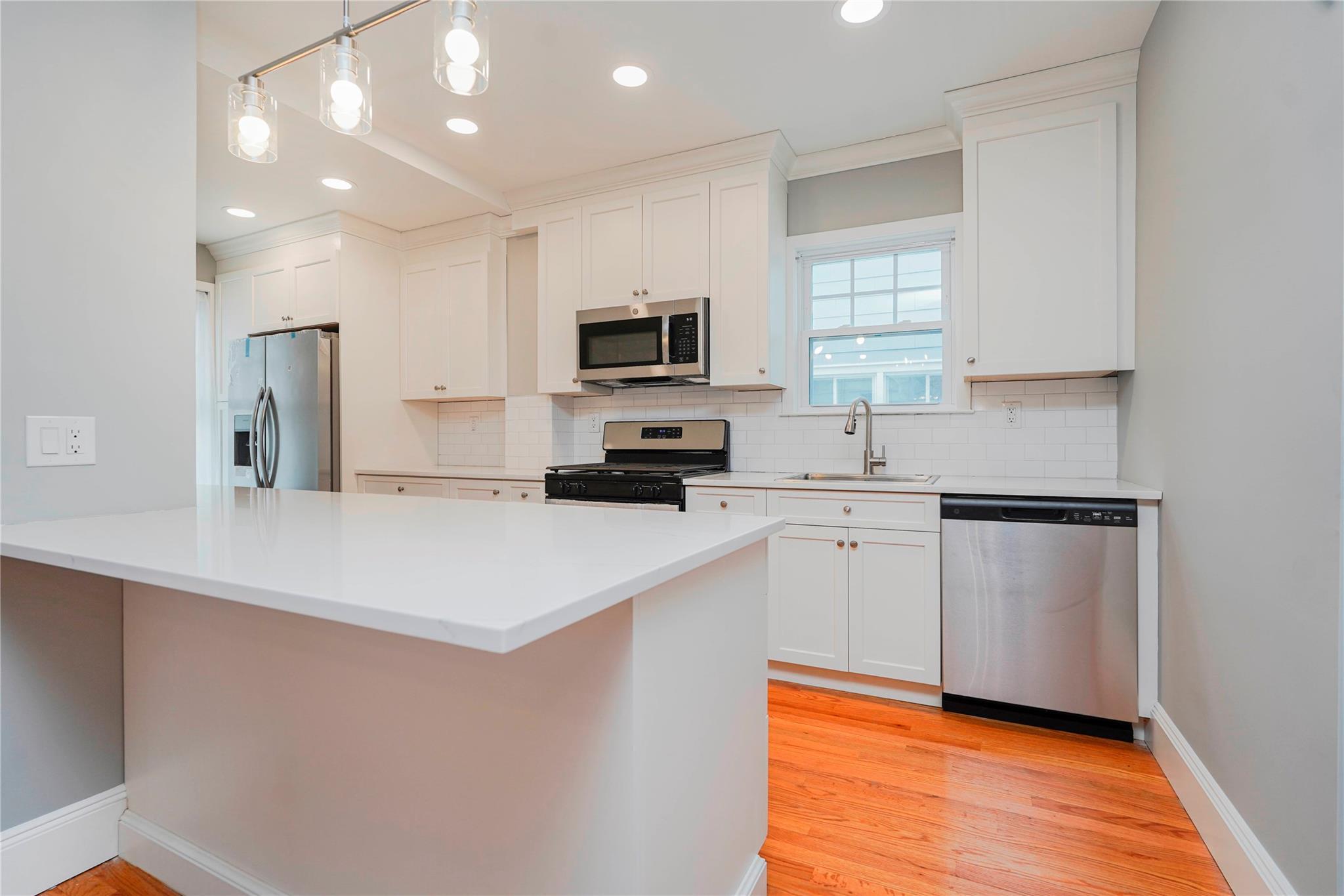 Single Family St  Staten Island, NY 10301, MLS-843827-12