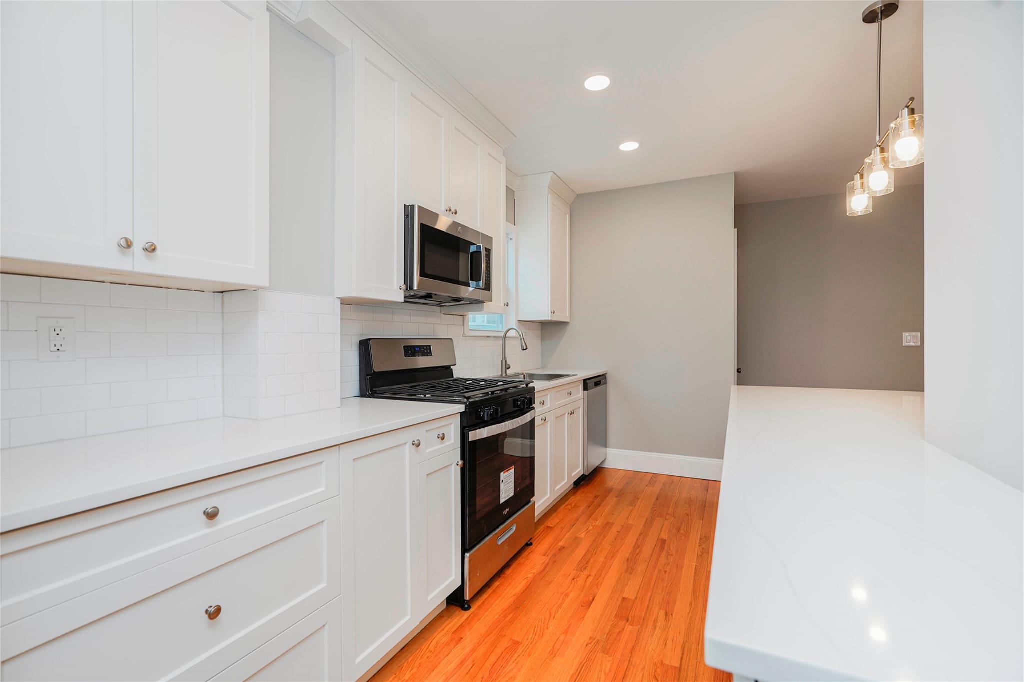 Single Family St  Staten Island, NY 10301, MLS-843827-16