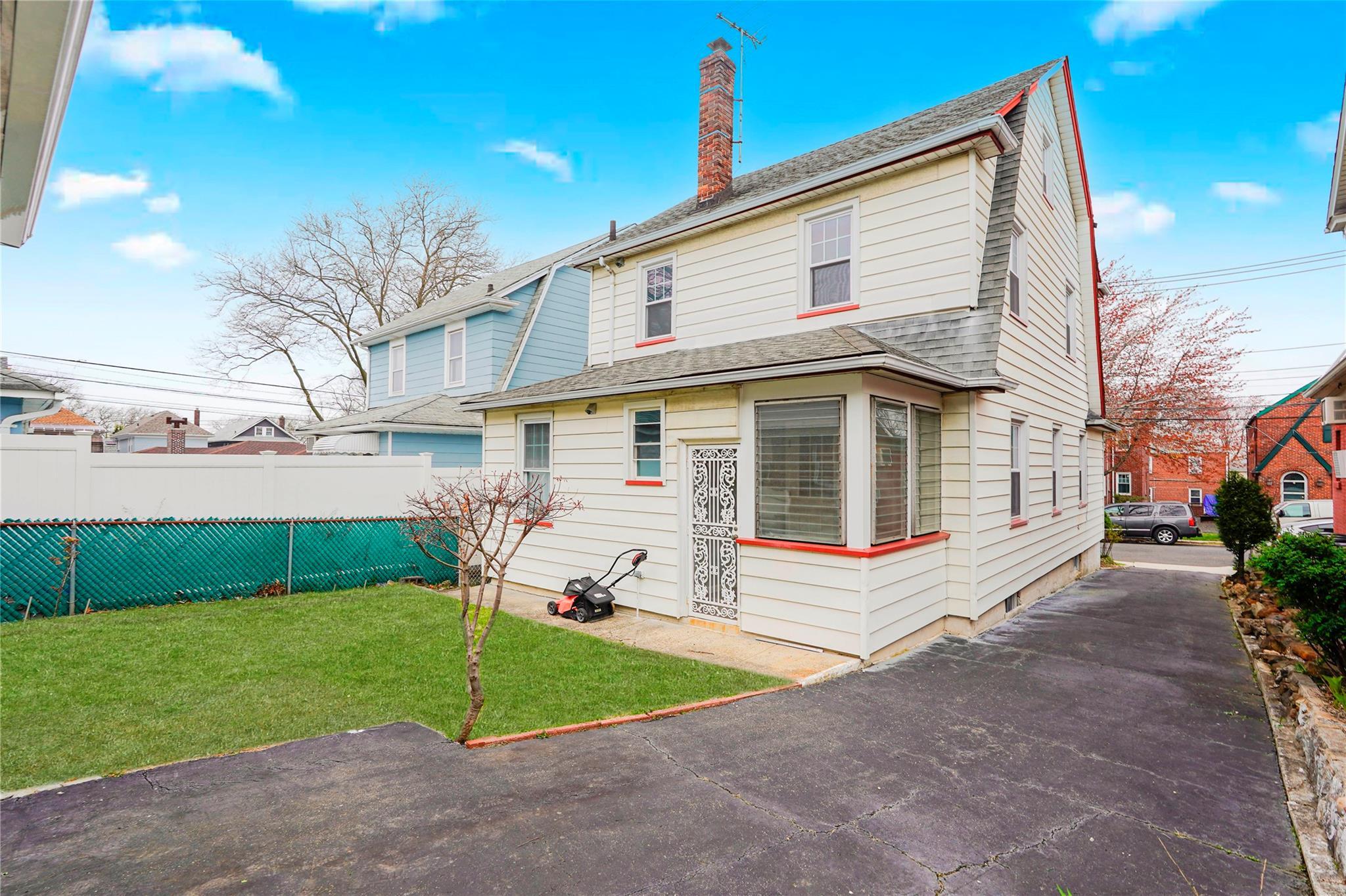 Single Family St  Staten Island, NY 10301, MLS-843827-30