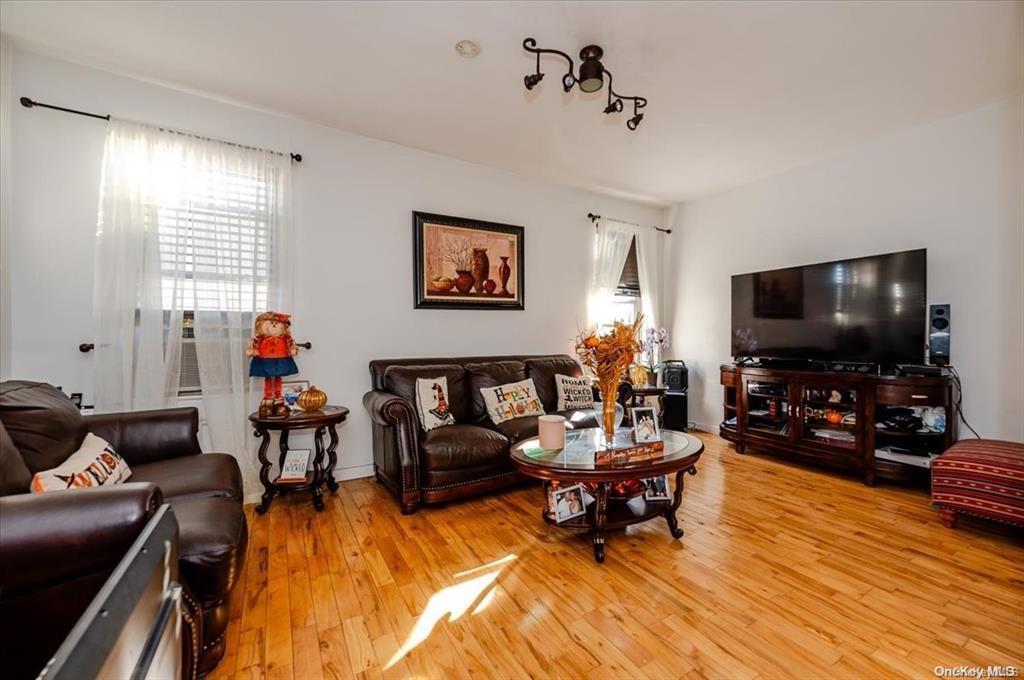 Single Family 69th  Queens, NY 11379, MLS-843846-11