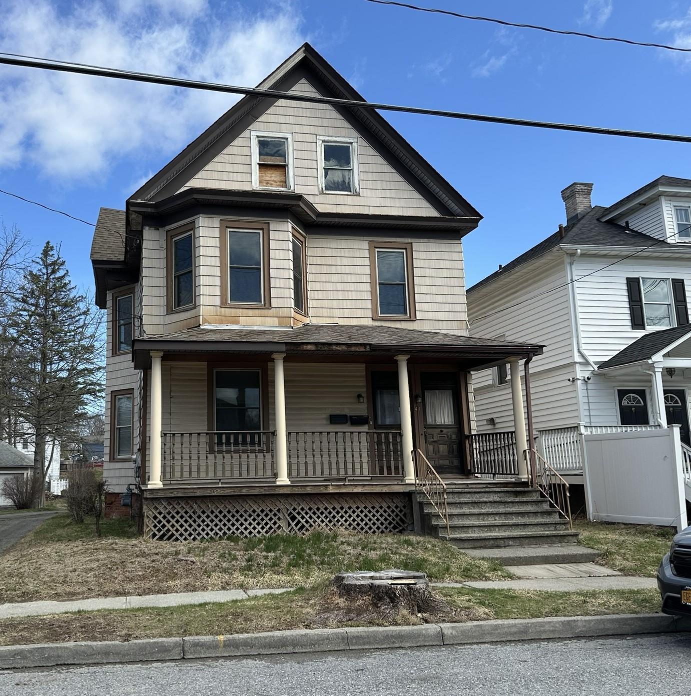 Single Family in Poughkeepsie (Town) - Lagrange  Dutchess County, NY 12603