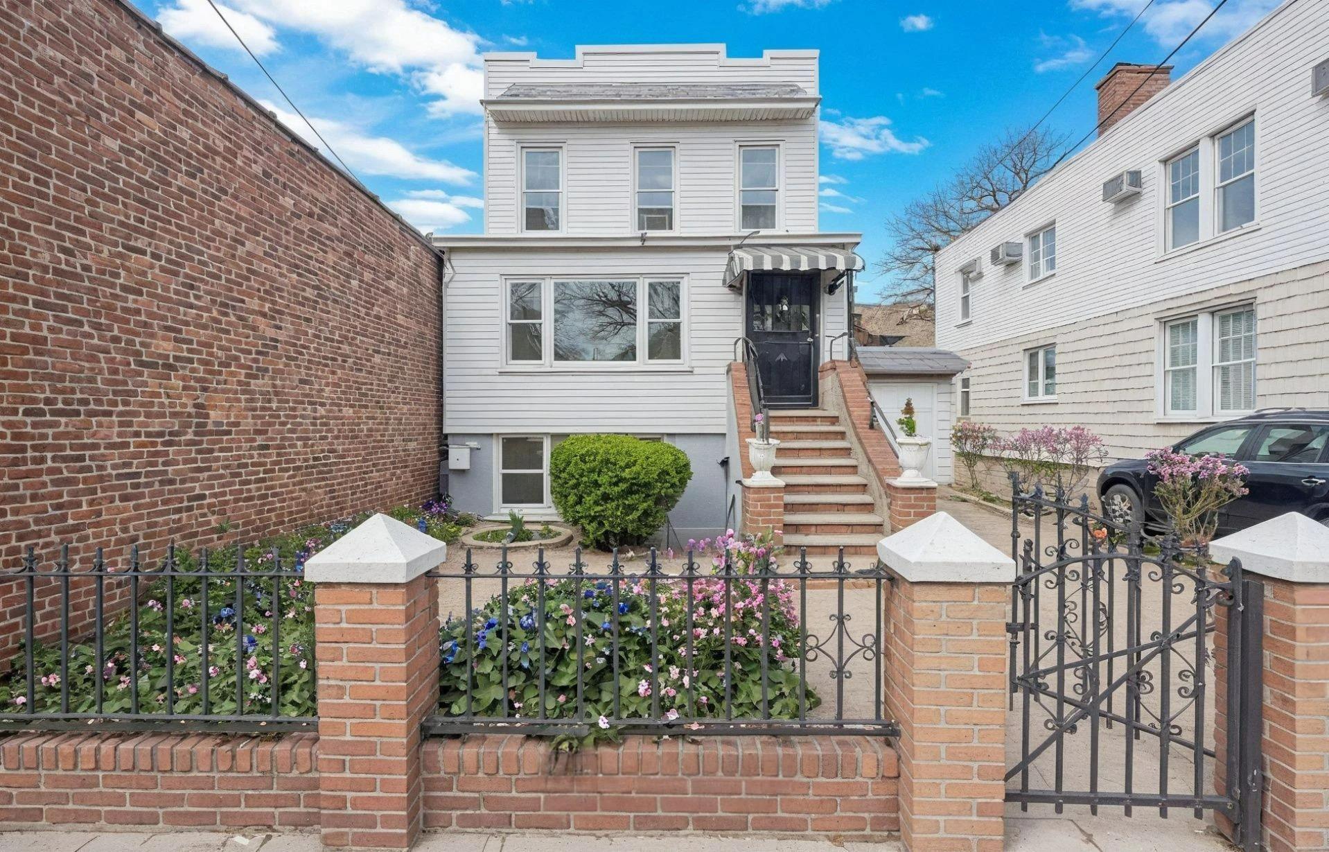 Single Family Grand  Queens, NY 11378, MLS-843913-2