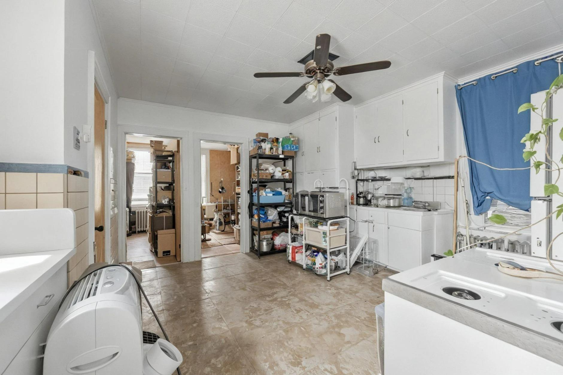 Single Family Grand  Queens, NY 11378, MLS-843913-25
