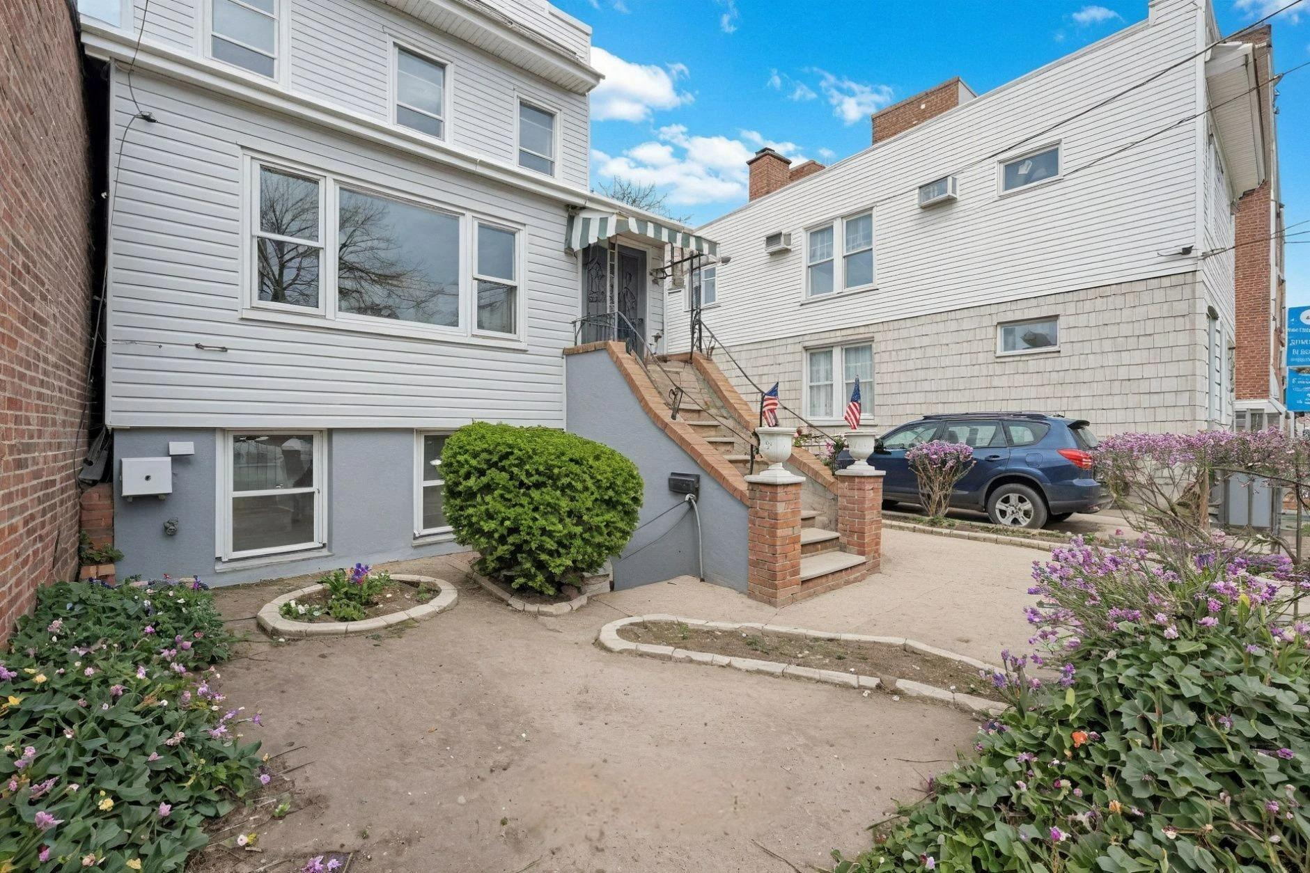 Single Family Grand  Queens, NY 11378, MLS-843913-27