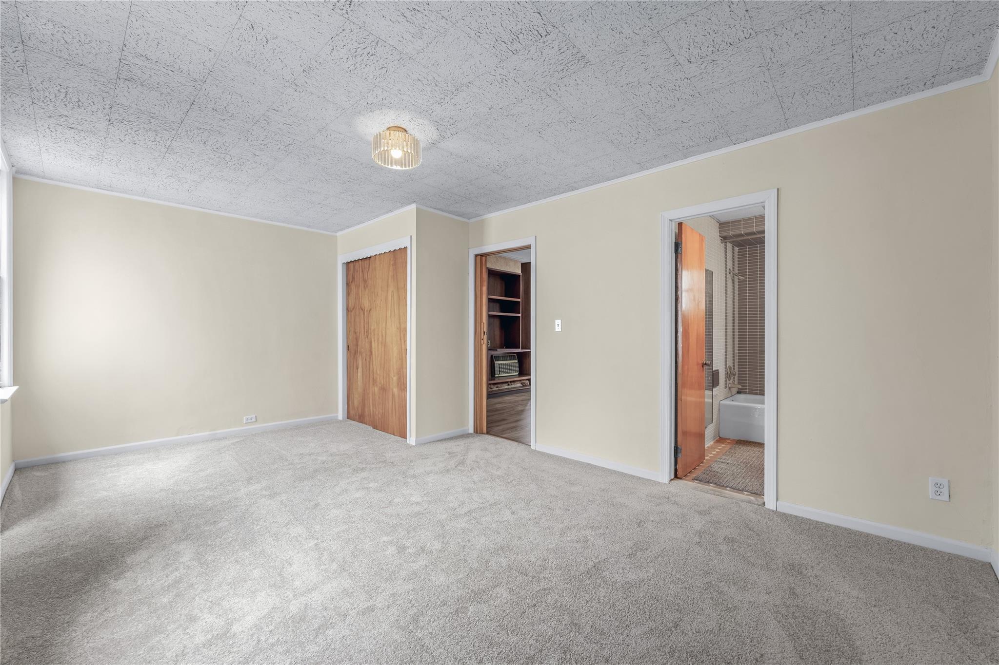 Single Family Grand  Queens, NY 11378, MLS-843913-28