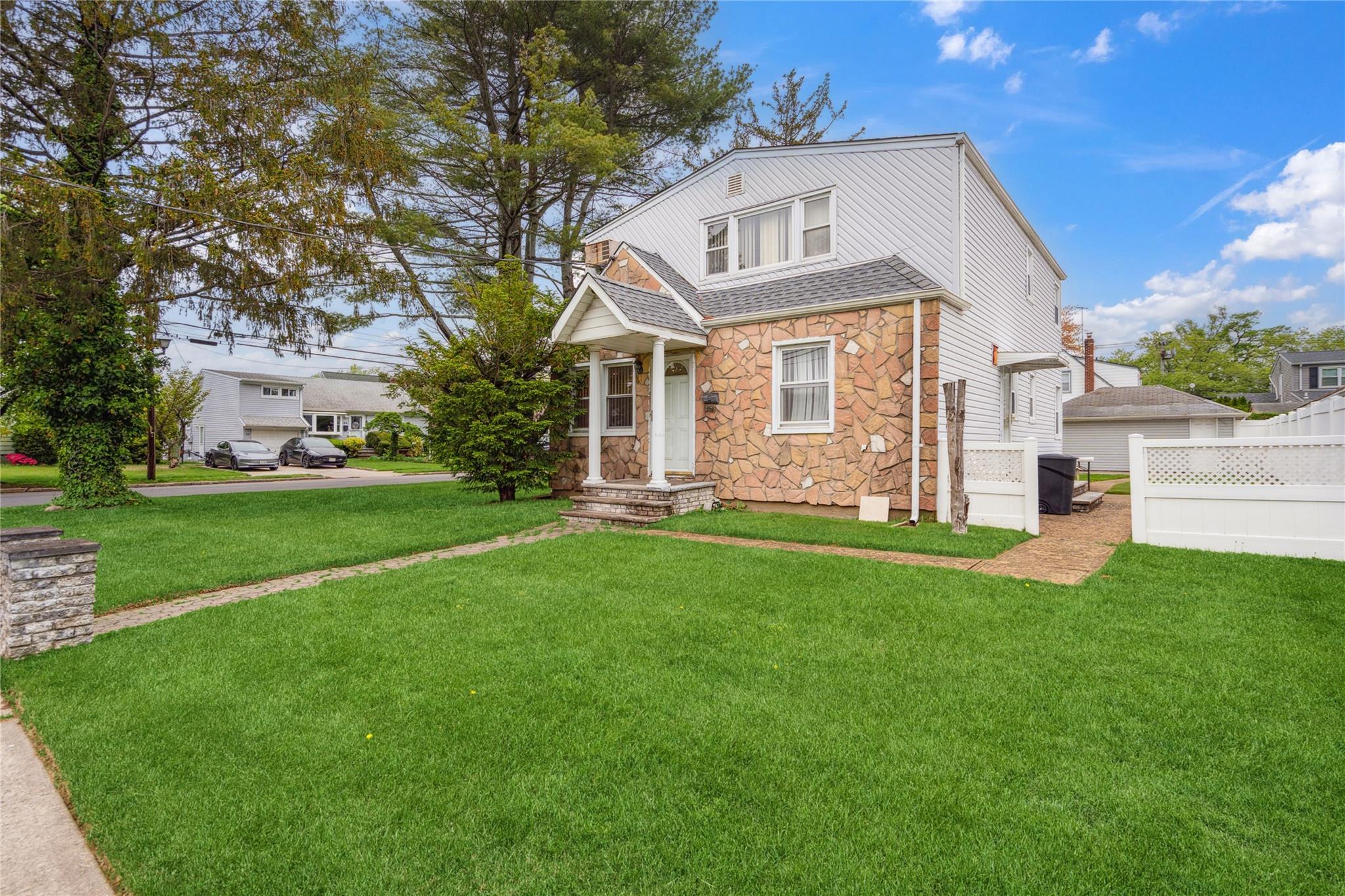 Single Family Bretton  Nassau County, NY 11040, MLS-843931-2