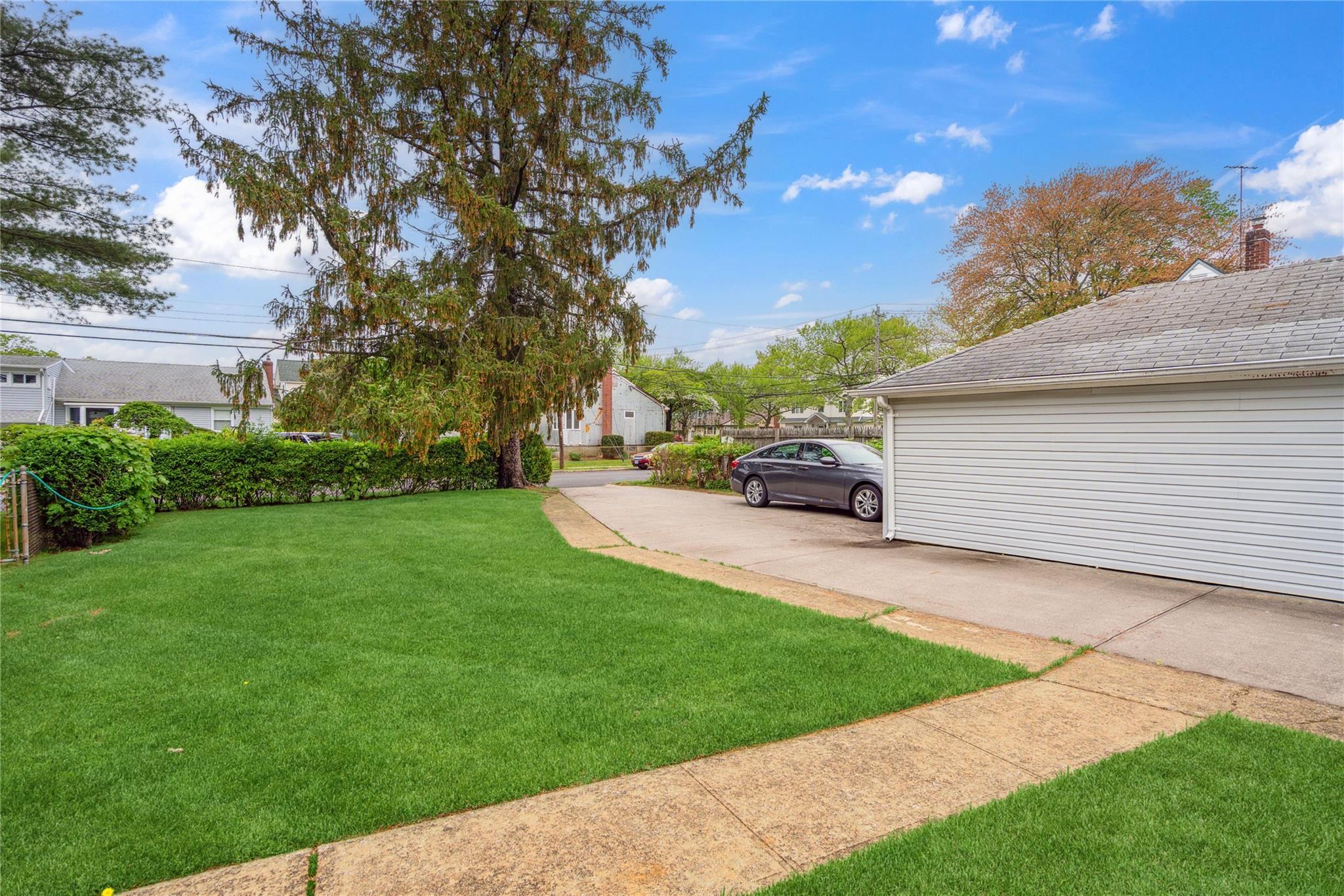 Single Family Bretton  Nassau County, NY 11040, MLS-843931-20