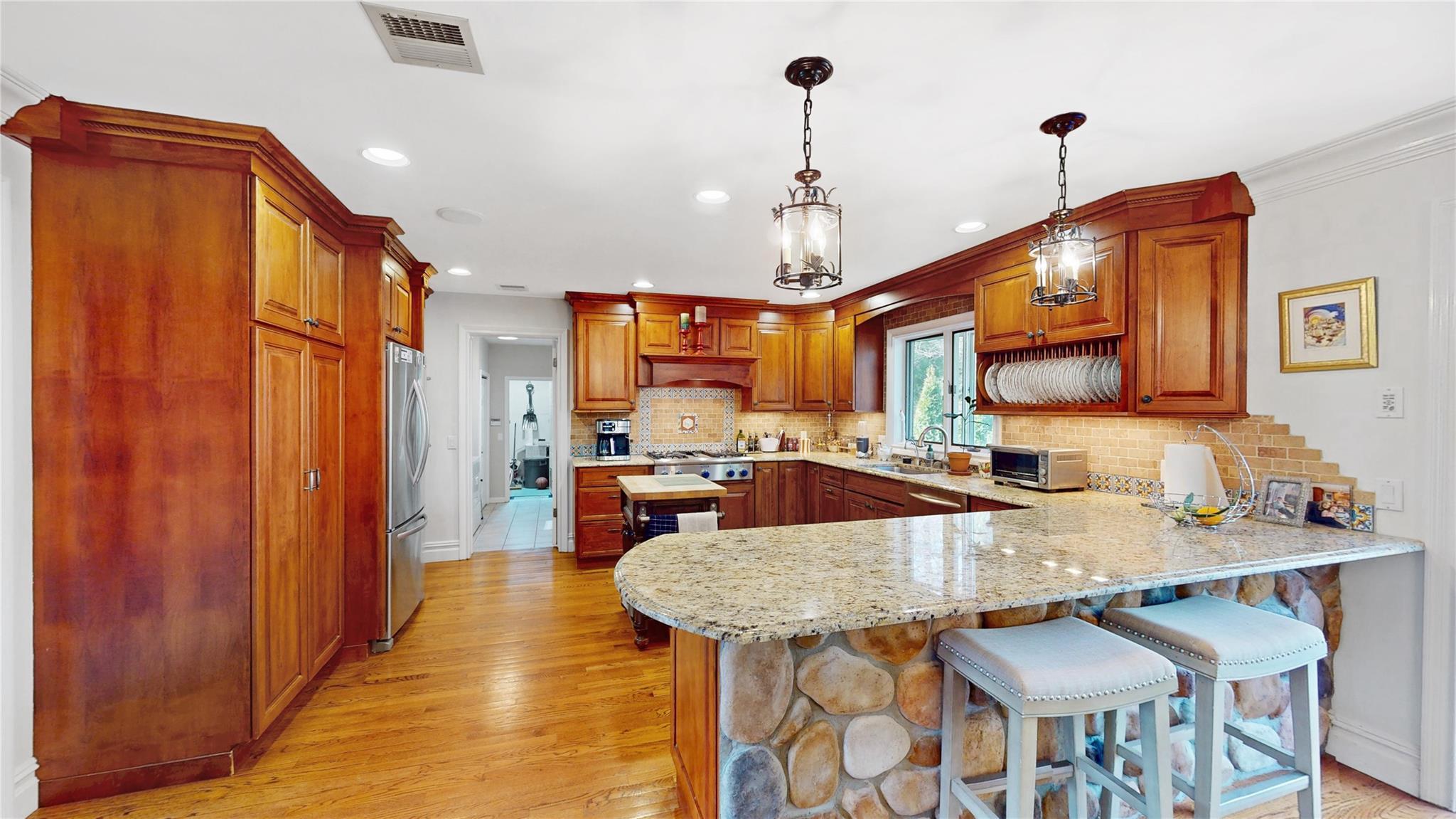 Single Family Carlyle  Nassau County, NY 11542, MLS-843940-10