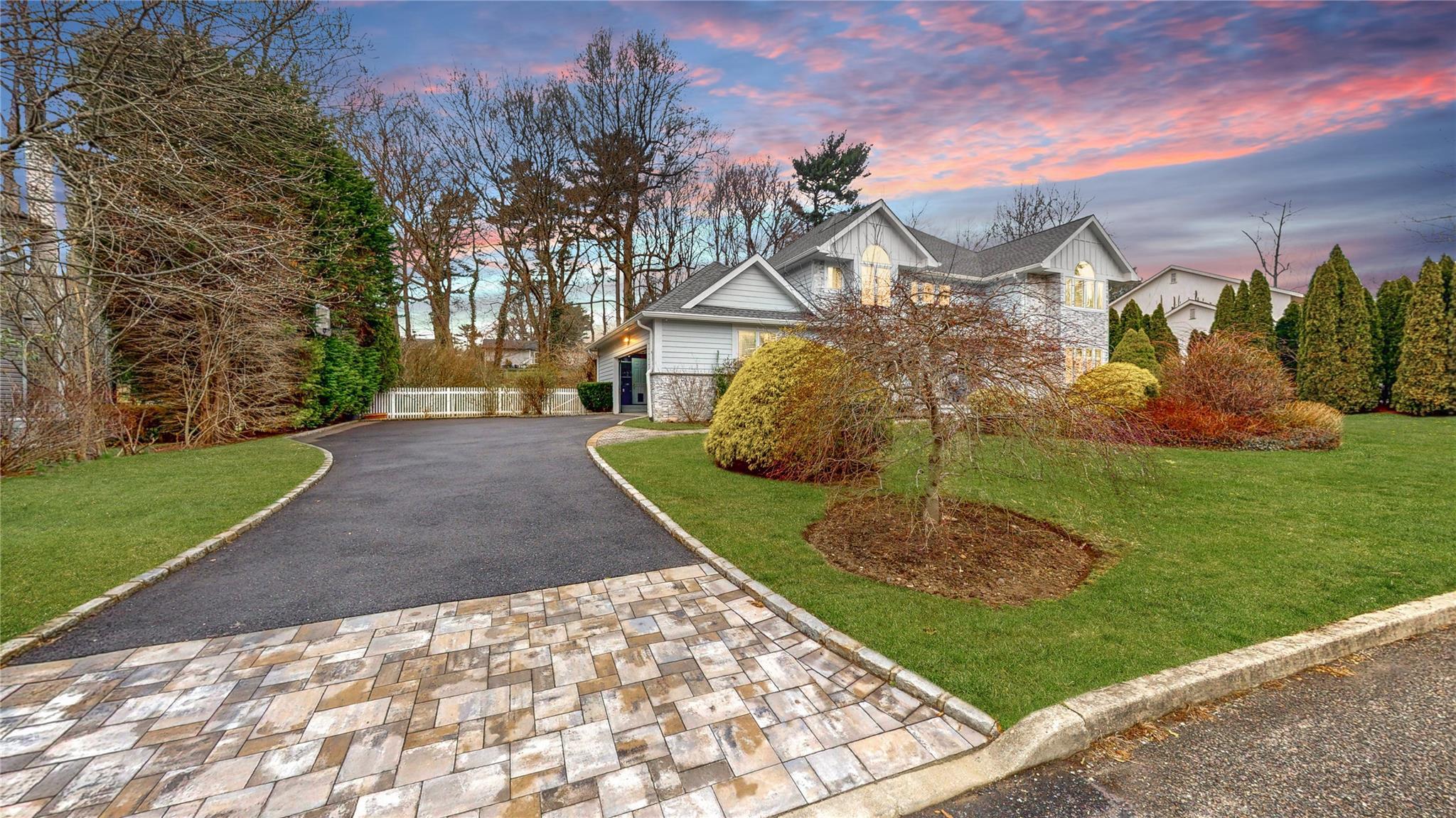 Single Family Carlyle  Nassau County, NY 11542, MLS-843940-2