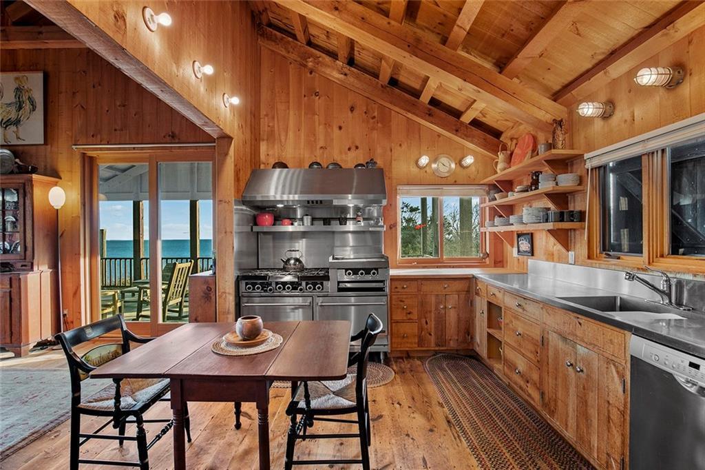 Single Family Isabella Beach Suffolk County, NY 06390, MLS-843944-11