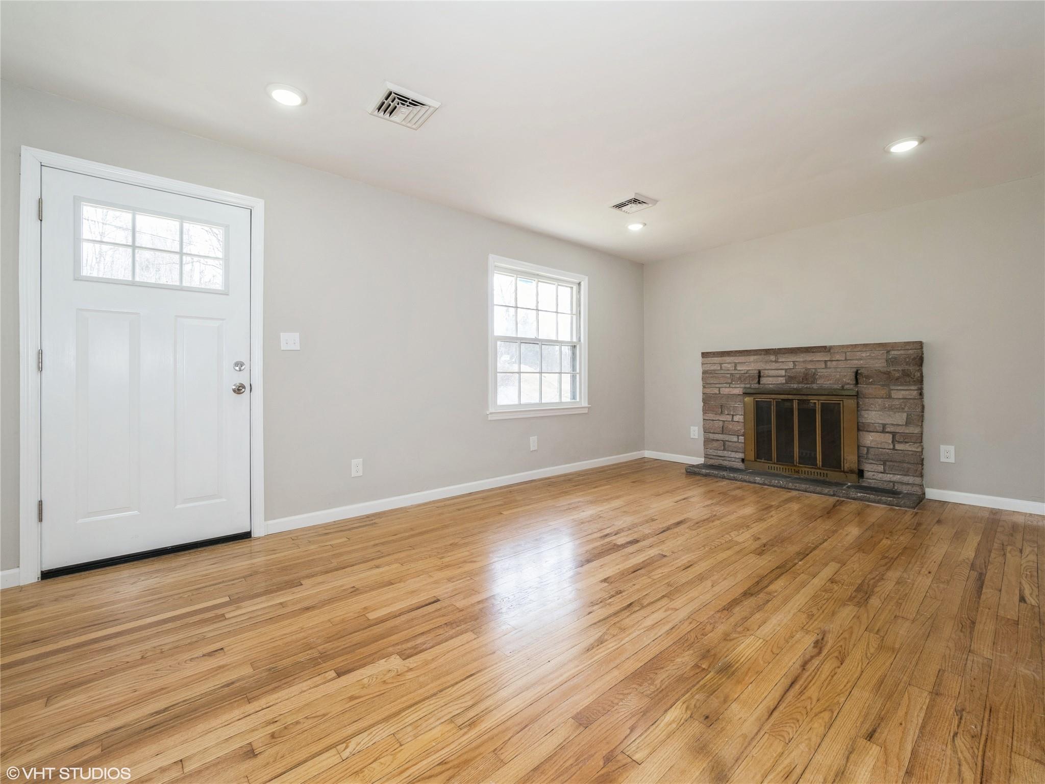 Single Family Albertson  Ulster County, NY 12542, MLS-843952-10