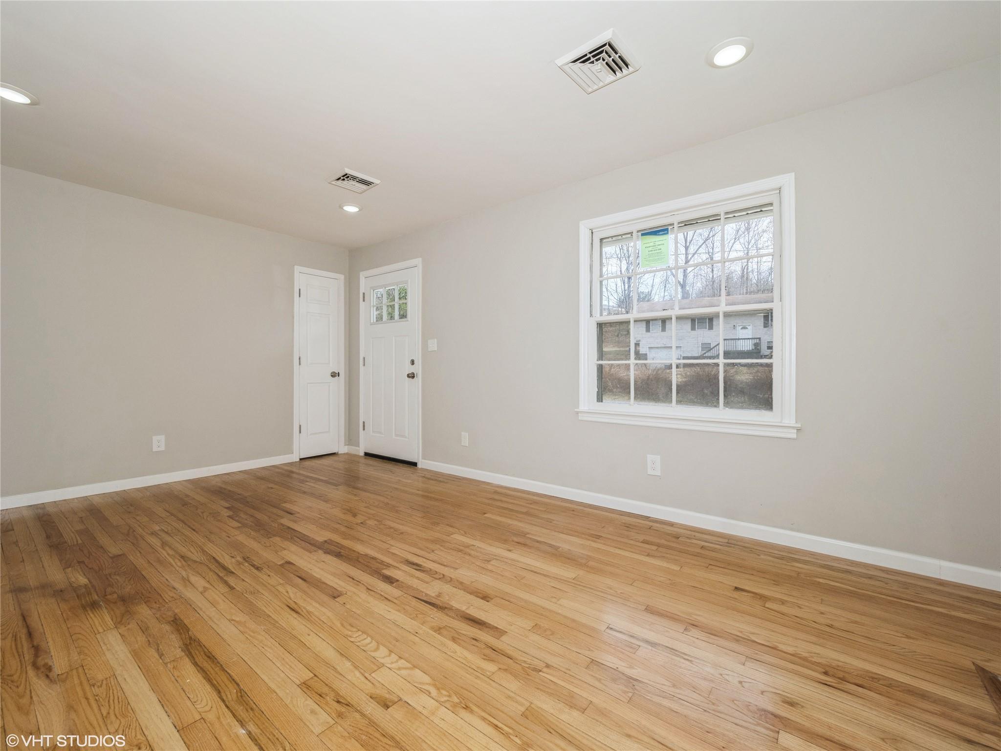 Single Family Albertson  Ulster County, NY 12542, MLS-843952-11