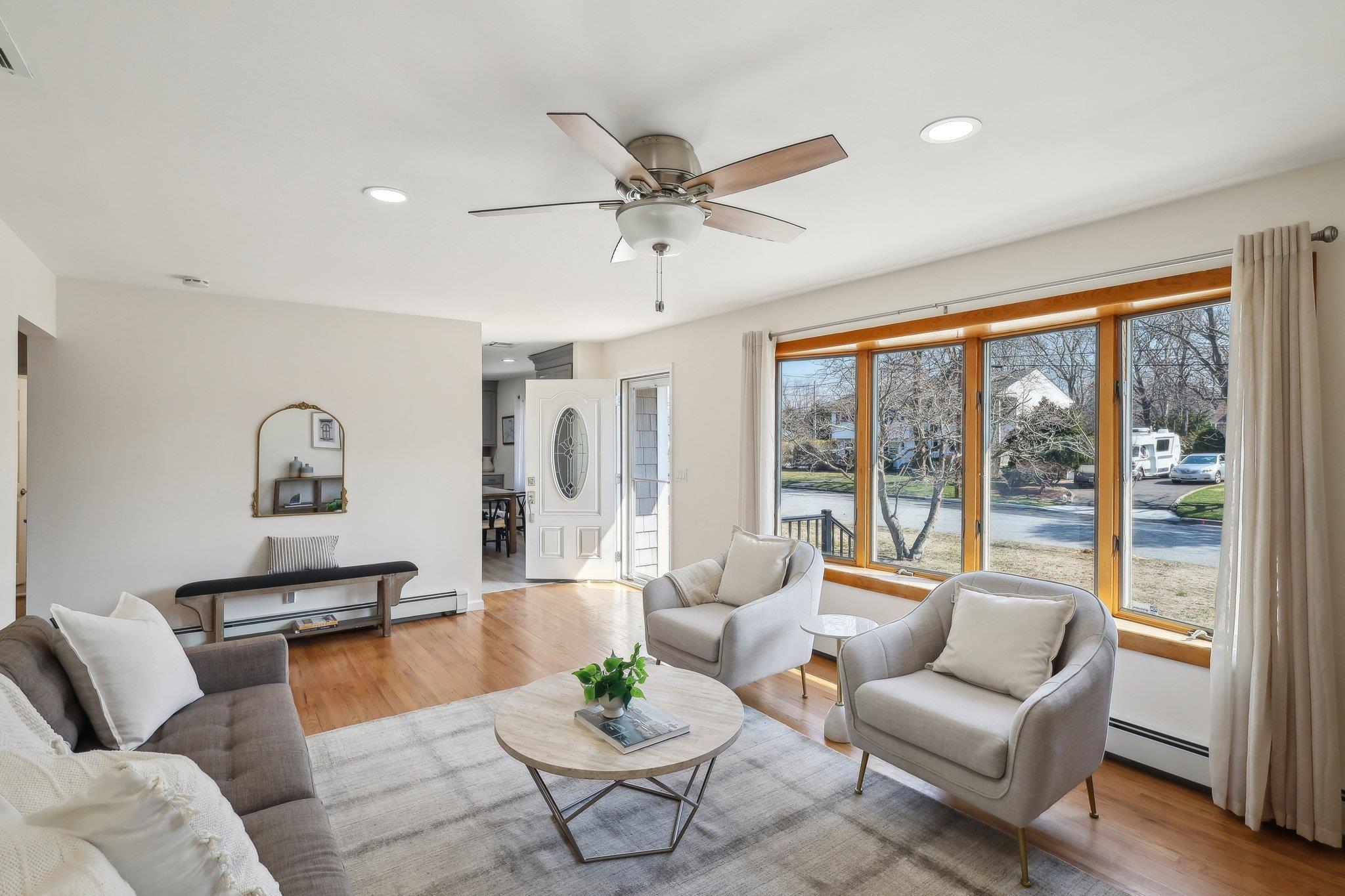 Single Family Bieselin  Suffolk County, NY 11713, MLS-843965-6