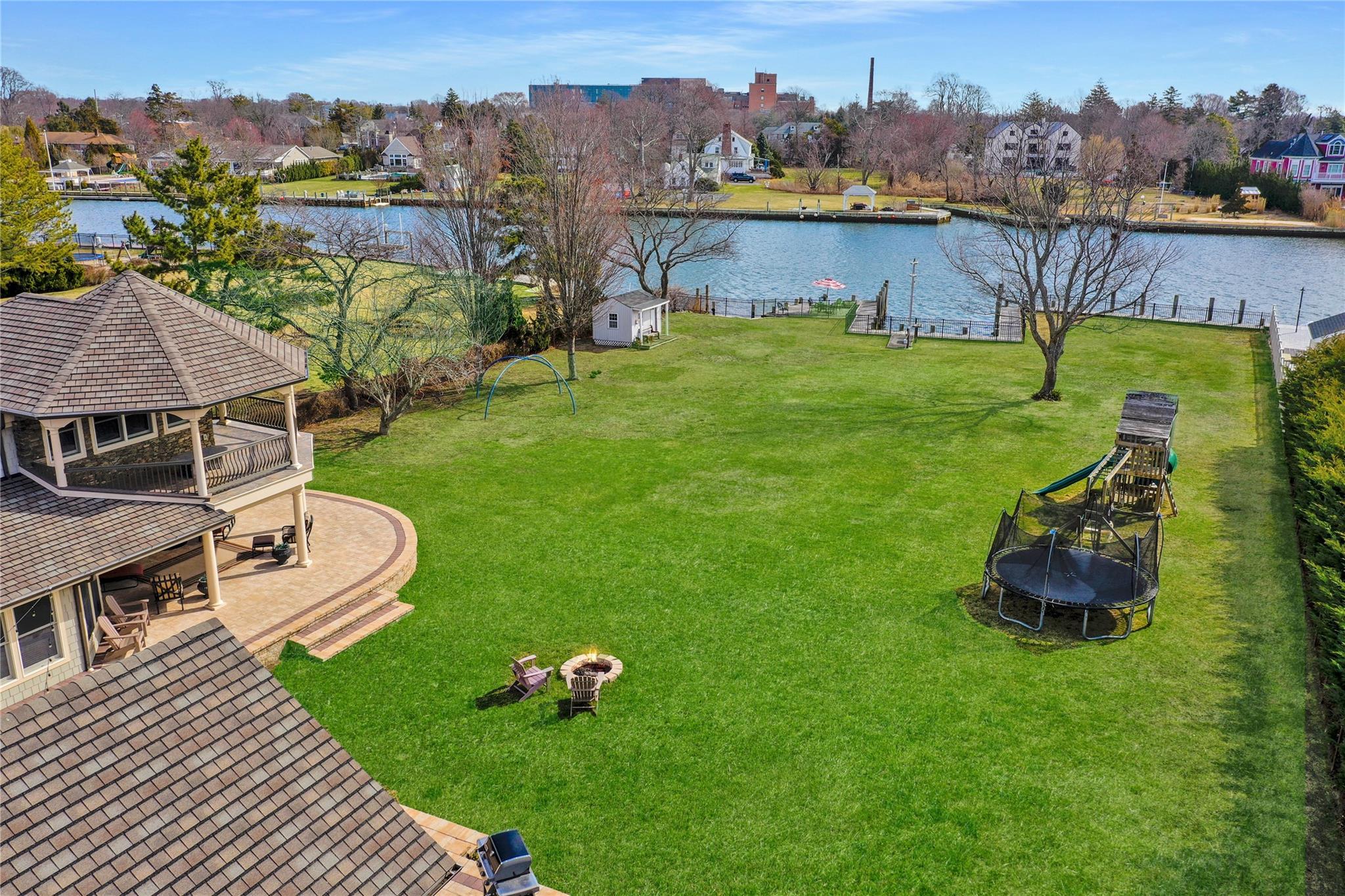 Single Family Willetts  Suffolk County, NY 11795, MLS-843977-38
