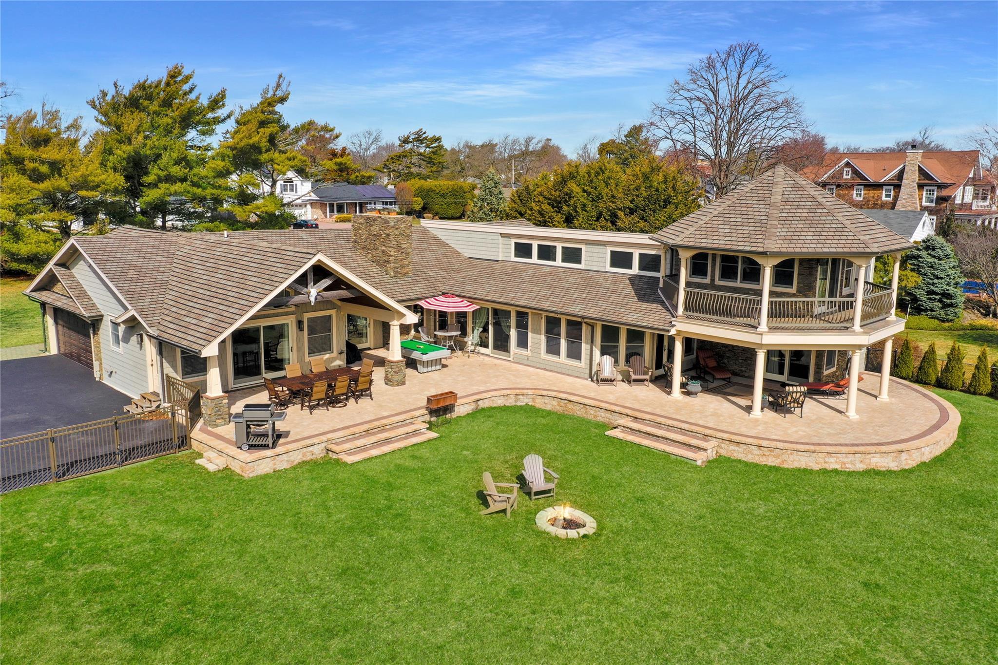 Single Family Willetts  Suffolk County, NY 11795, MLS-843977-39