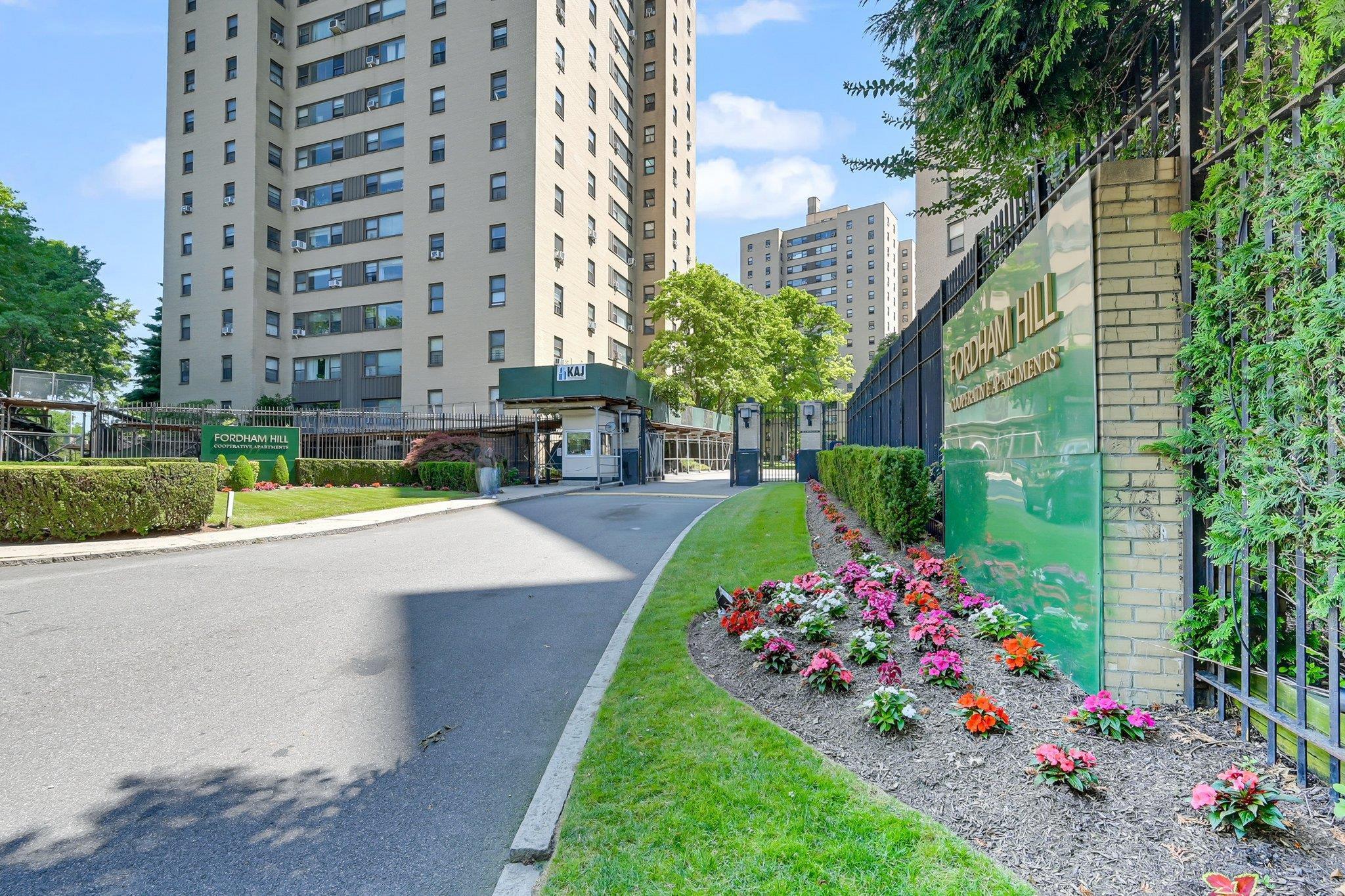 Coop Oval  Bronx, NY 10468, MLS-844024-28