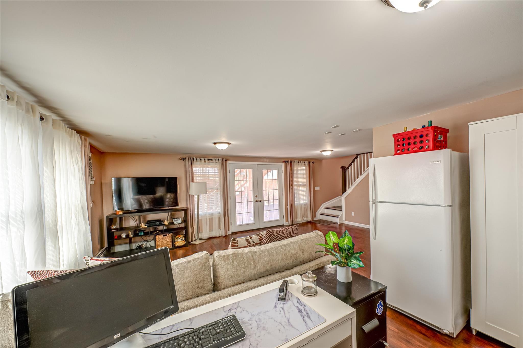 Single Family Wilson  Nassau County, NY 11710, MLS-844026-31