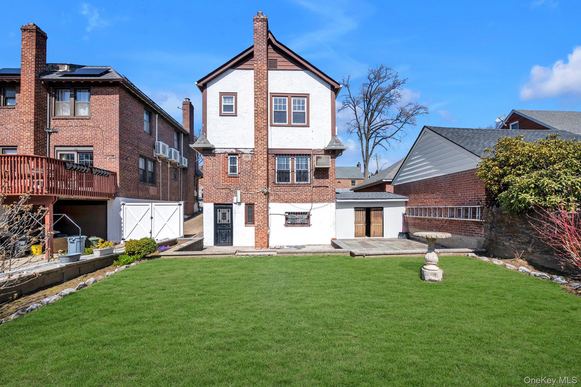 Single Family Pawnee  Bronx, NY 10461, MLS-844031-25