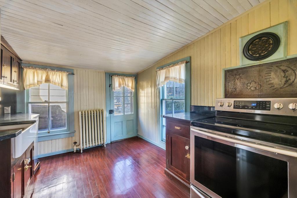 Single Family Broadway  Suffolk County, NY 11777, MLS-844037-21