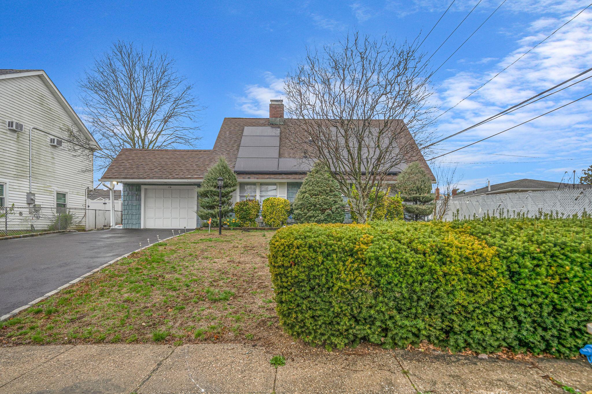 Single Family Bloomingdale  Nassau County, NY 11756, MLS-844070-2