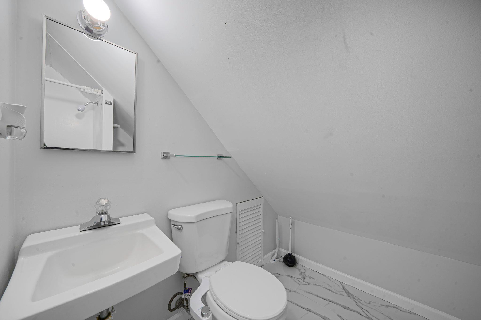 Single Family Bloomingdale  Nassau County, NY 11756, MLS-844070-21